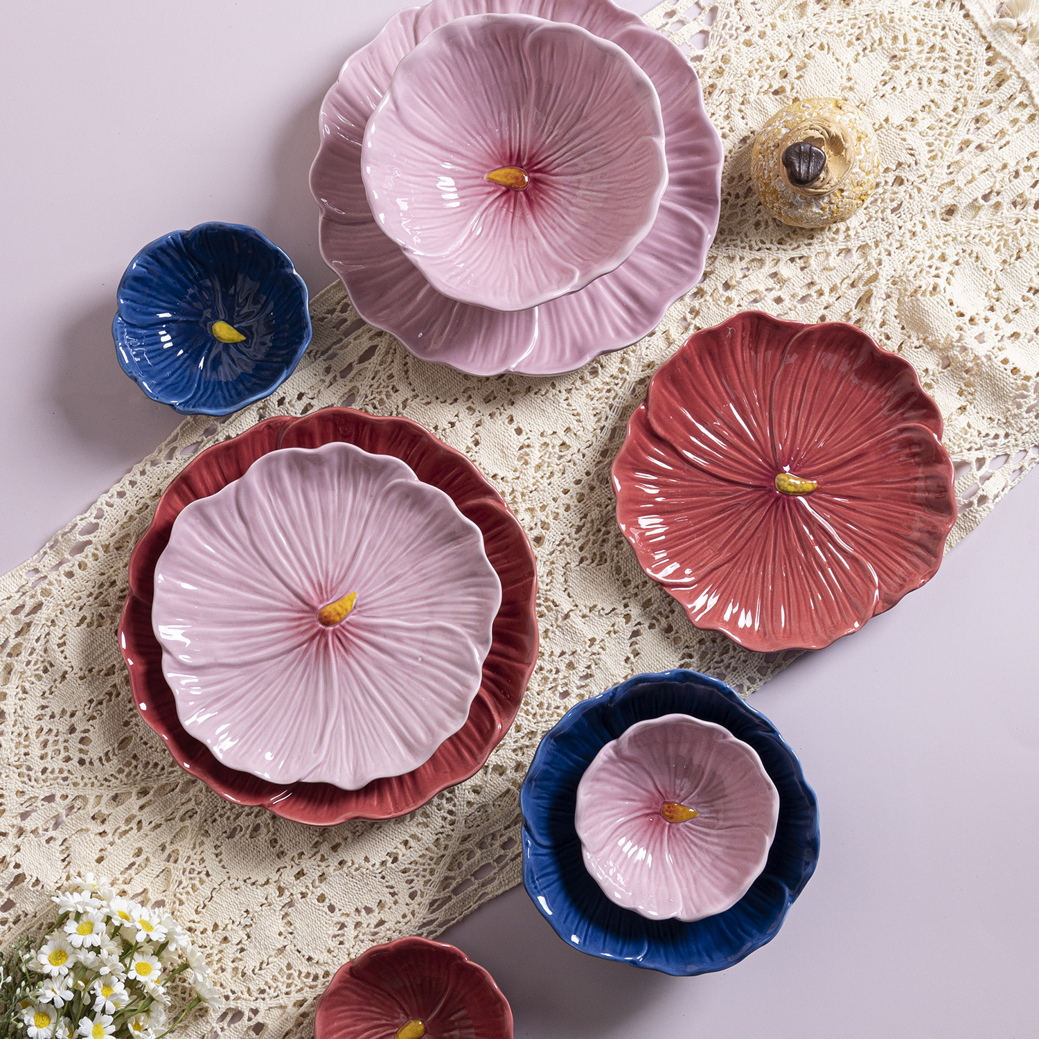 Ceramic Tableware with Raised Relief Flower Stamens Exclusive Beautiful Dinnerware Plate for Dessert
