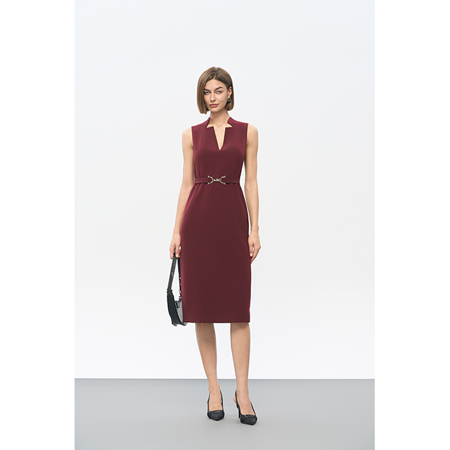 Burgundy sleeveless fitted dress