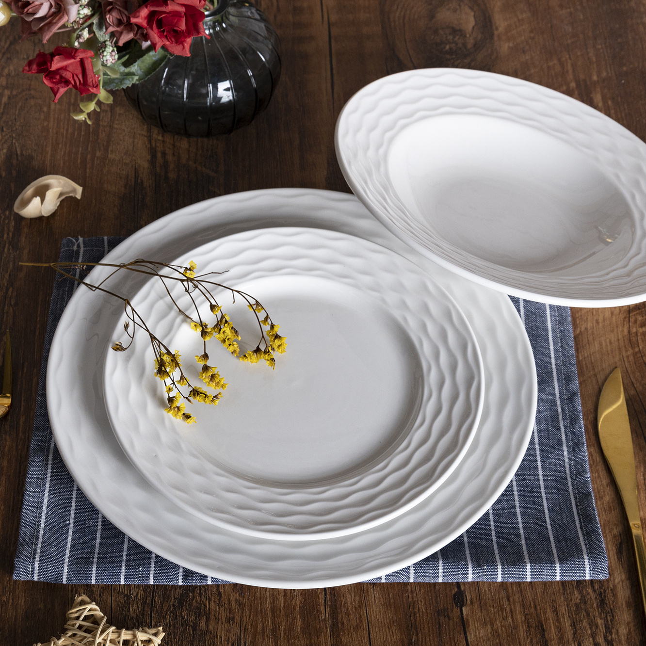Happy Go Porcelain Tableware Set with Ripple-relief Design Elegant Choice for Multiple Collocation