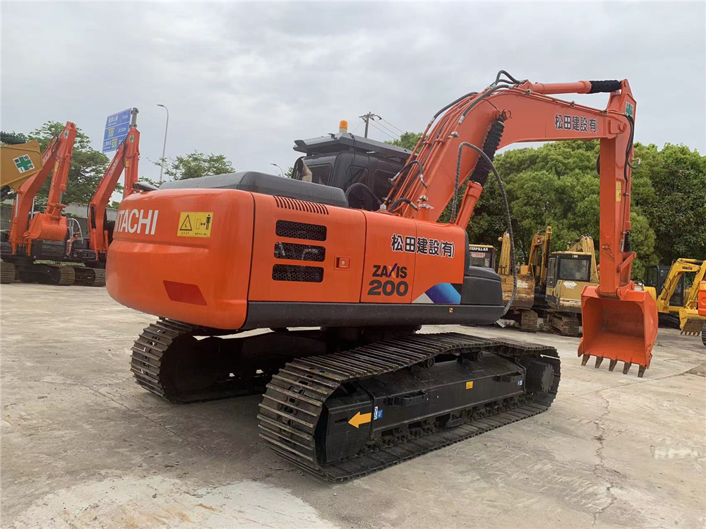 Hitachi ZX200 Excavator