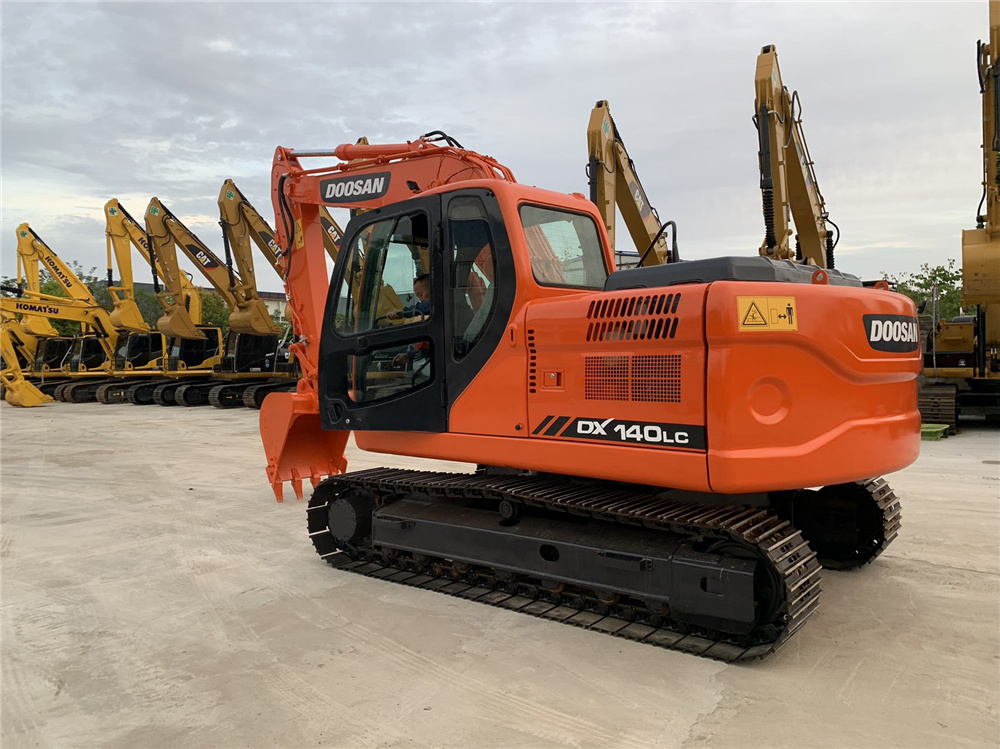 Doosan DX140 Excavator