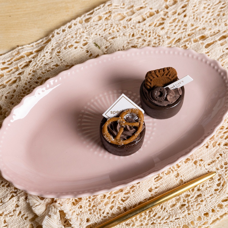 26.2cm White Porcelain Petal Oval Plate with Embossed Design & Colored Glaze, for Main & Dessert