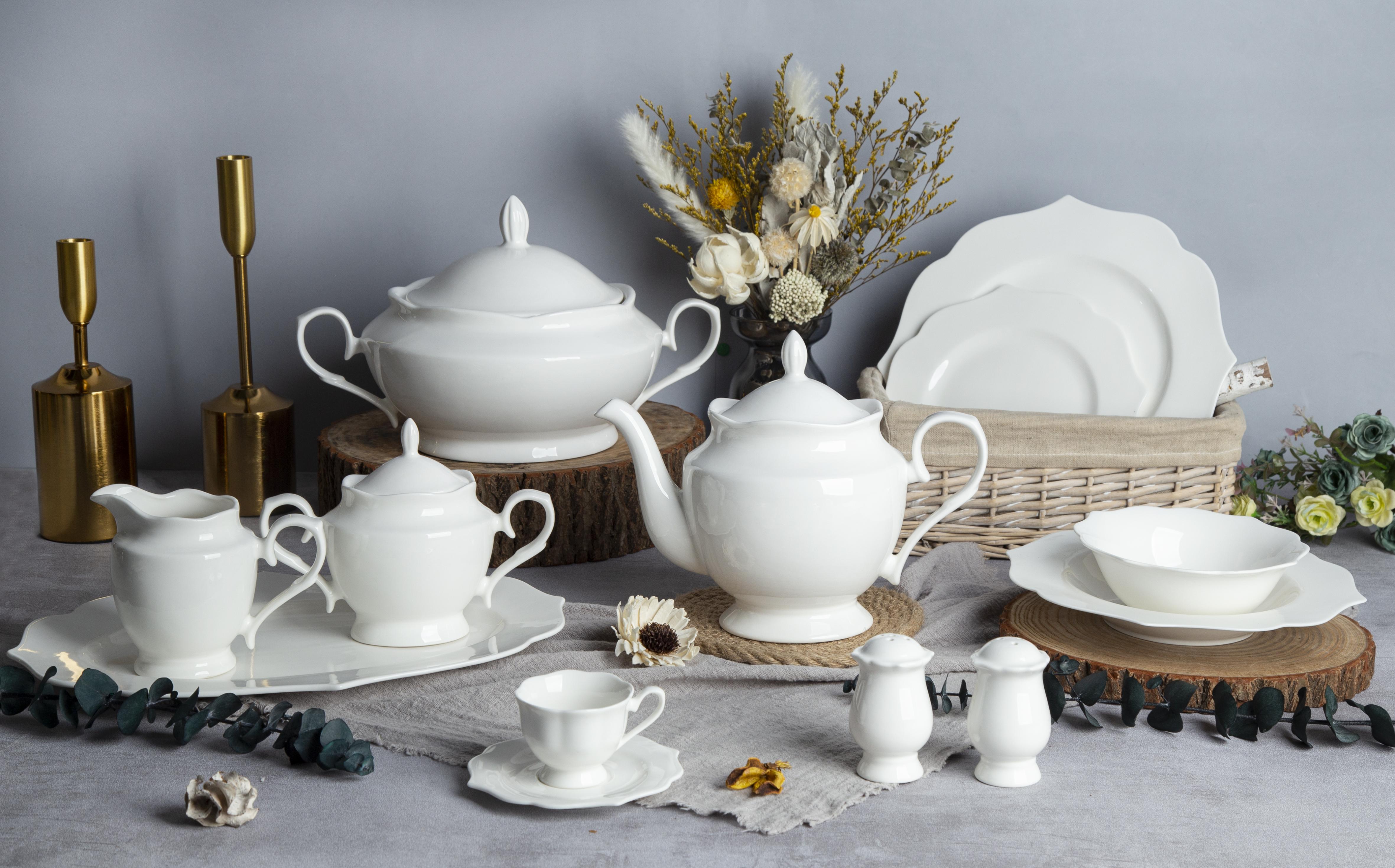 New Bone China Tableware Set with Gold Rim for Luxury Restaurants
