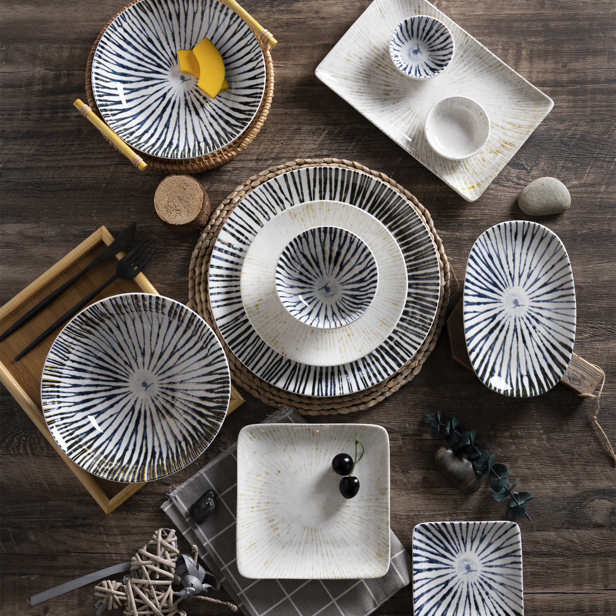 Happy Go Porcelain Tableware Dinner Set (16/18 Pieces) with Pad Print Design Unique Texture