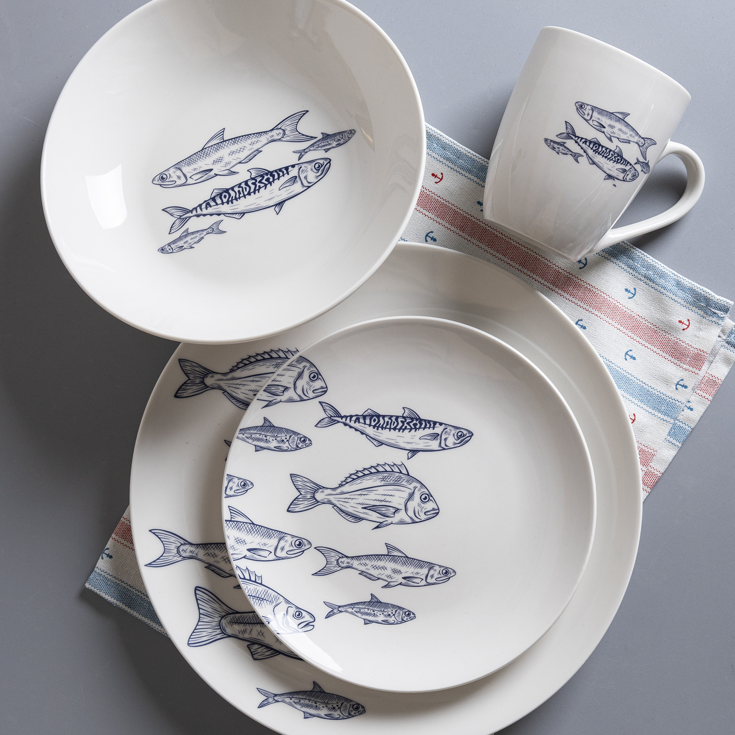 Happy Go Porcelain Dinnerware & Tableware Set (16/18 Pieces) from Marine Series: Decal Fish Design