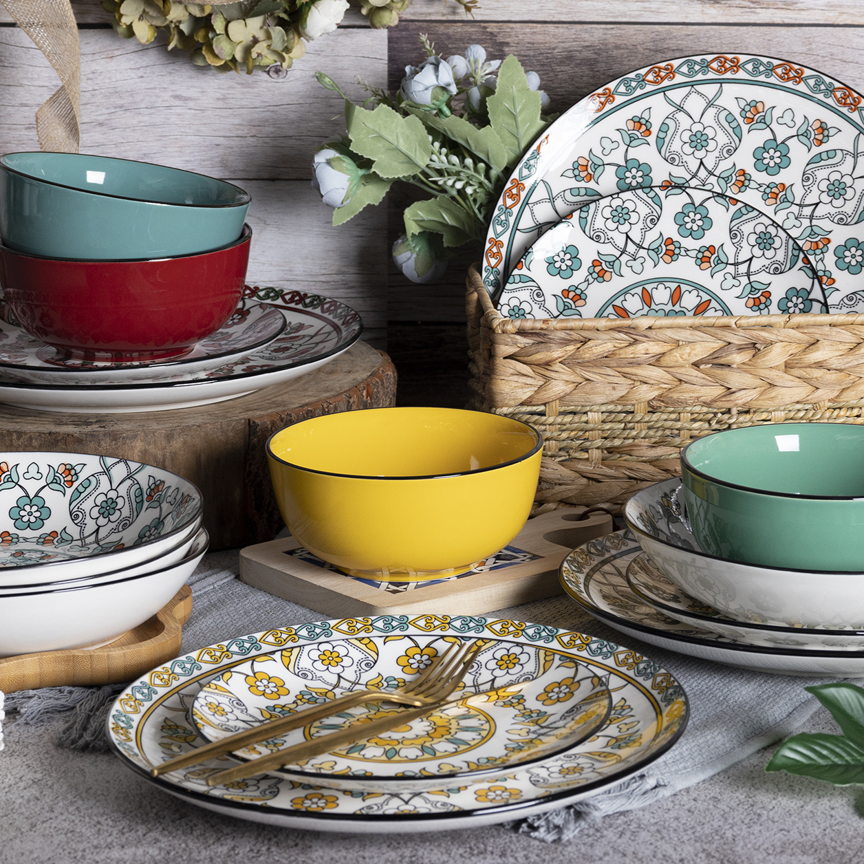 Happy Go Porcelain Dinnerware & Tableware Set: Three - color Printing with Colored Edge Decoration