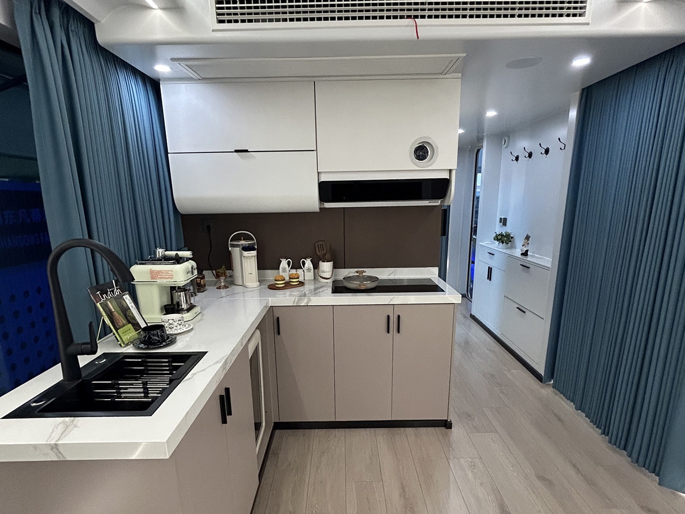 Luban Cabin-K70s-Space Capsule House K70s – Fully-Intelligent Ecological Living Module