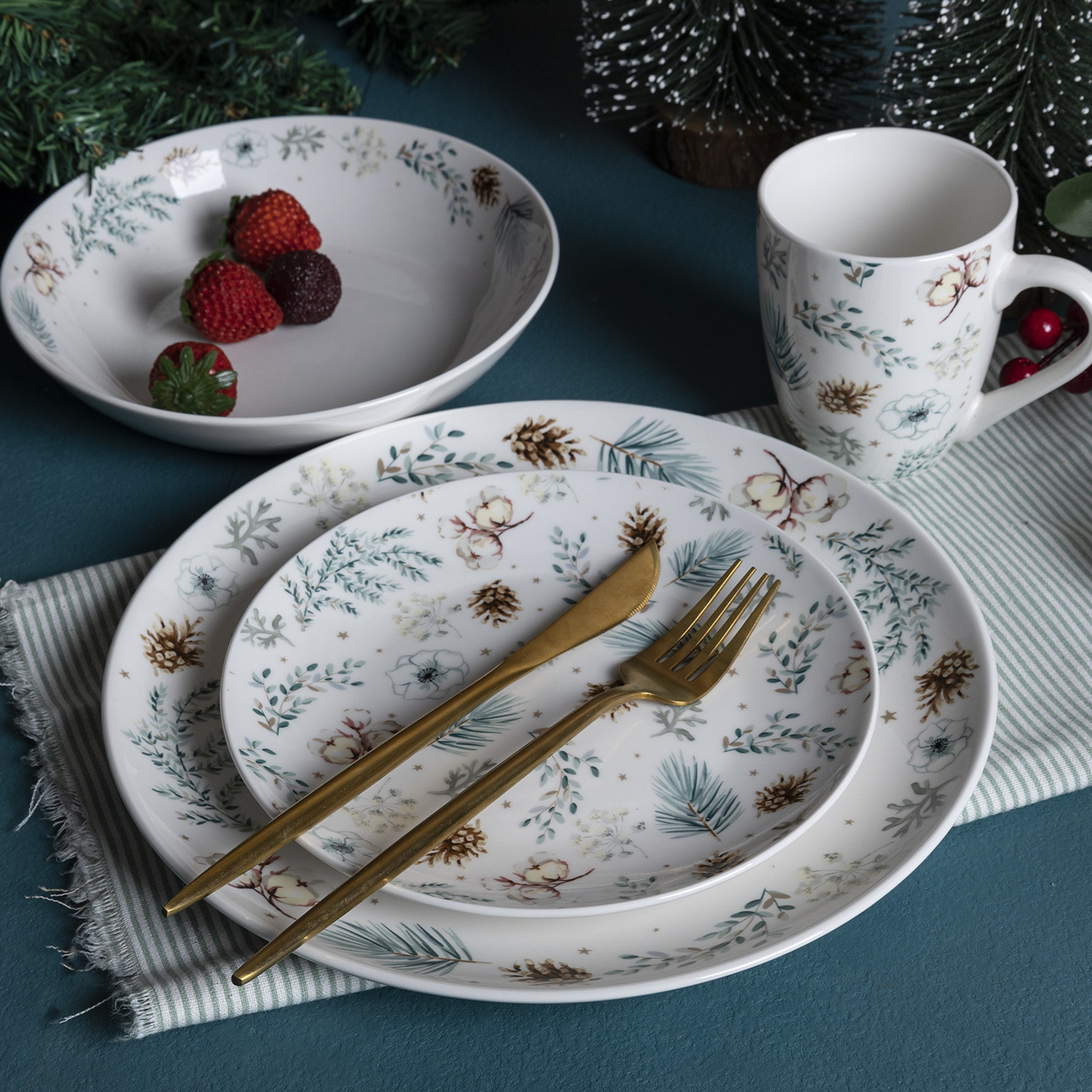 Happy Go Ceramic Dinner Set Porcelain with Decal for Christmas festival