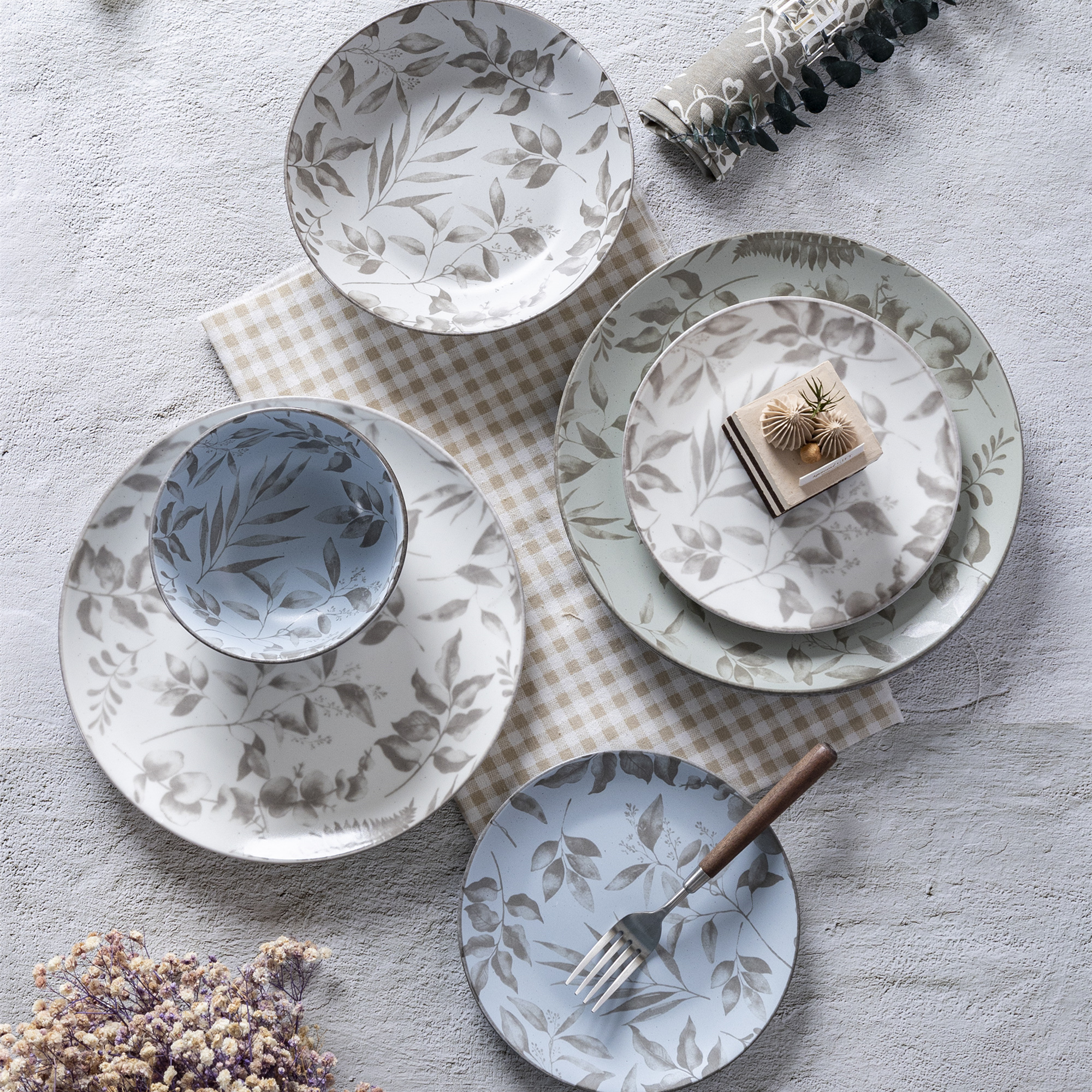 Happy Go White Porcelain Dinnerware & Tableware Set: Reactive Glaze with Leaf Print Decorations