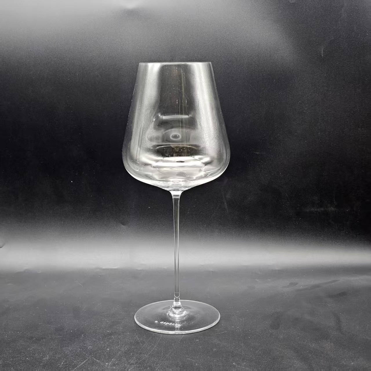 Ultra-thin red wine glass