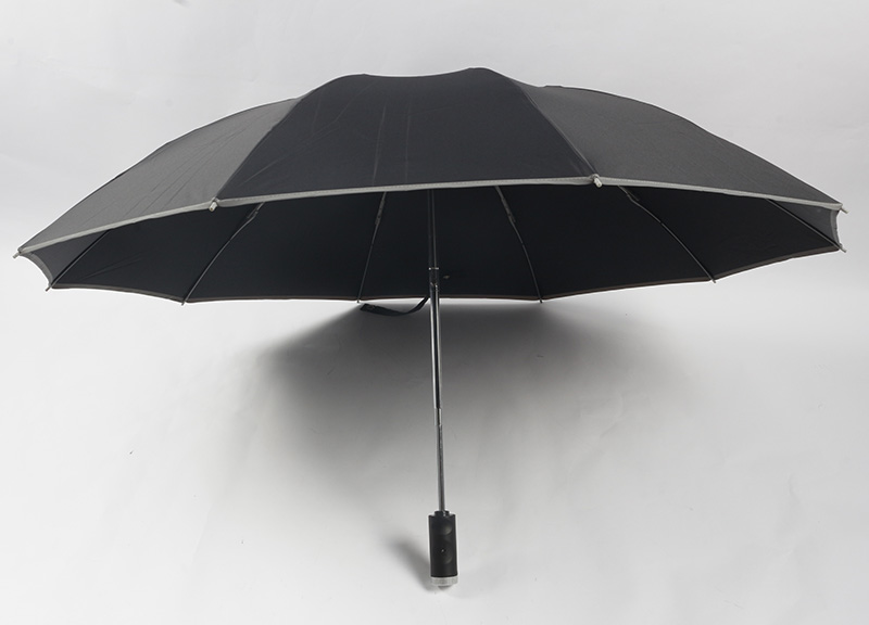 Reverse auto open/close three folding umbrella with LED light
