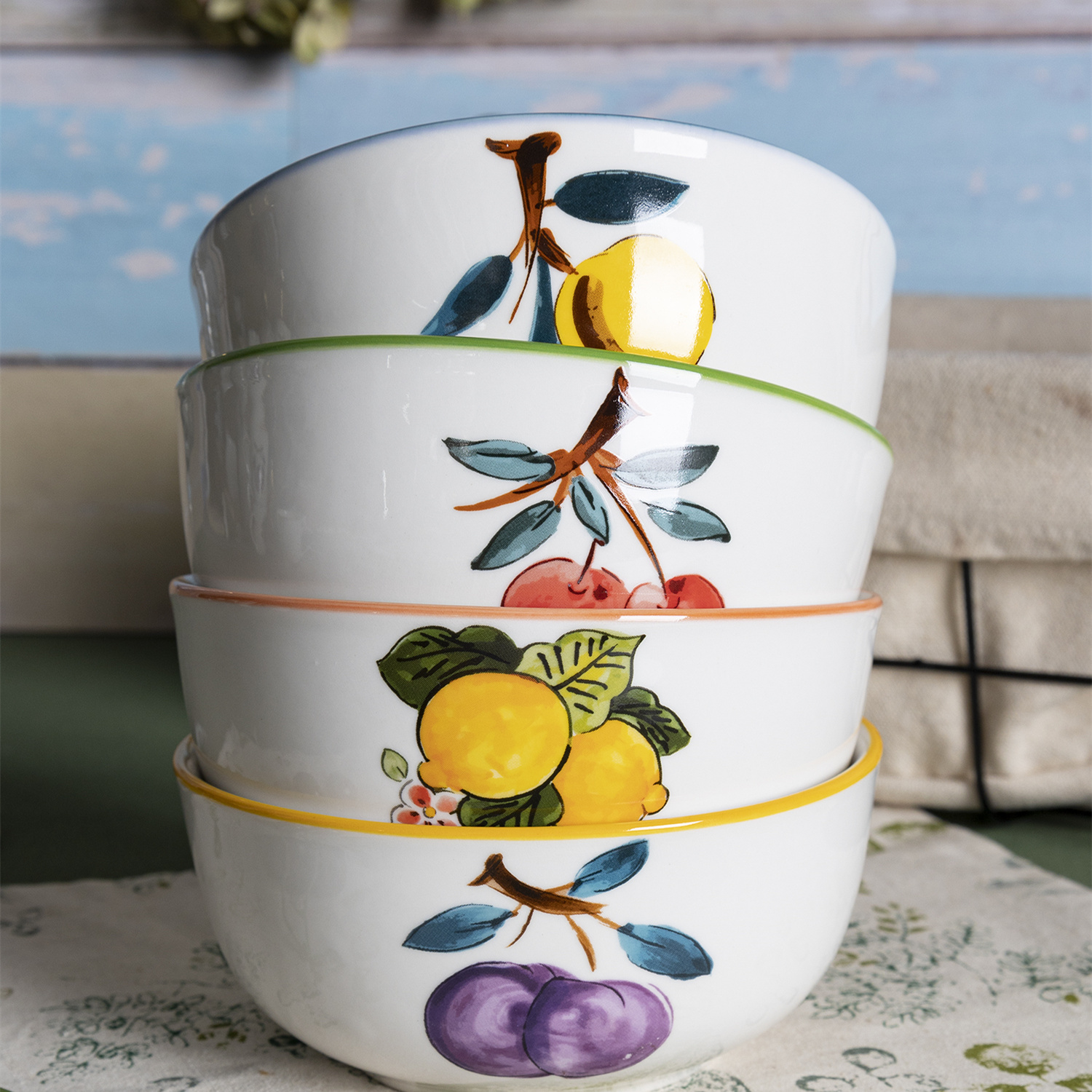Happy Go Porcelain 13.5CM BOWL WITH DECAL AND COLOR RIM