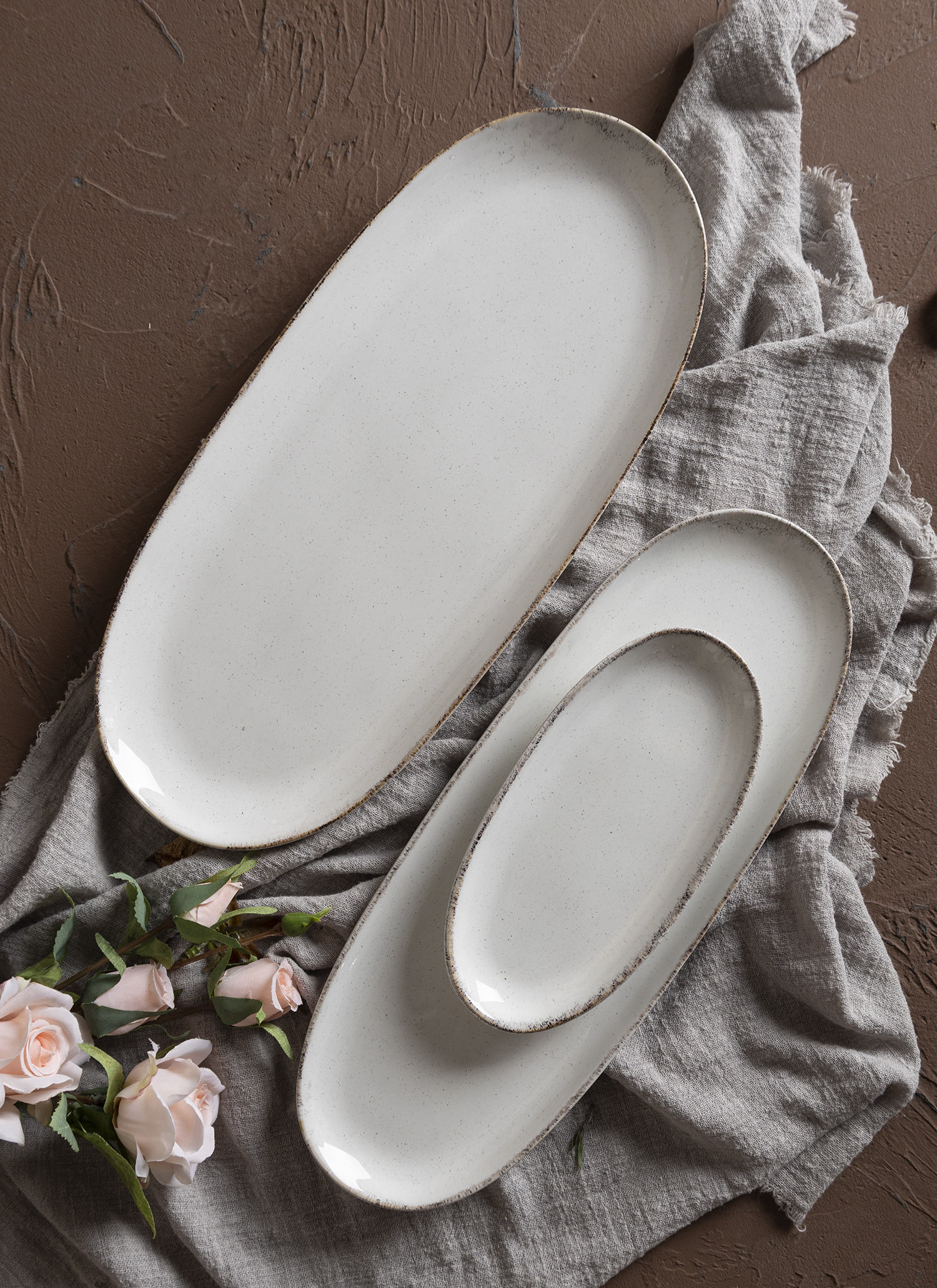 Happy Go33.8*12.5cm Oval Plate Reactive Glaze With Sesame Dots And Reactive Glaze Rim