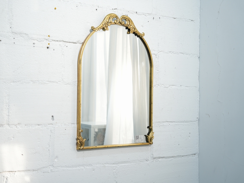 Wall mirror mirror
