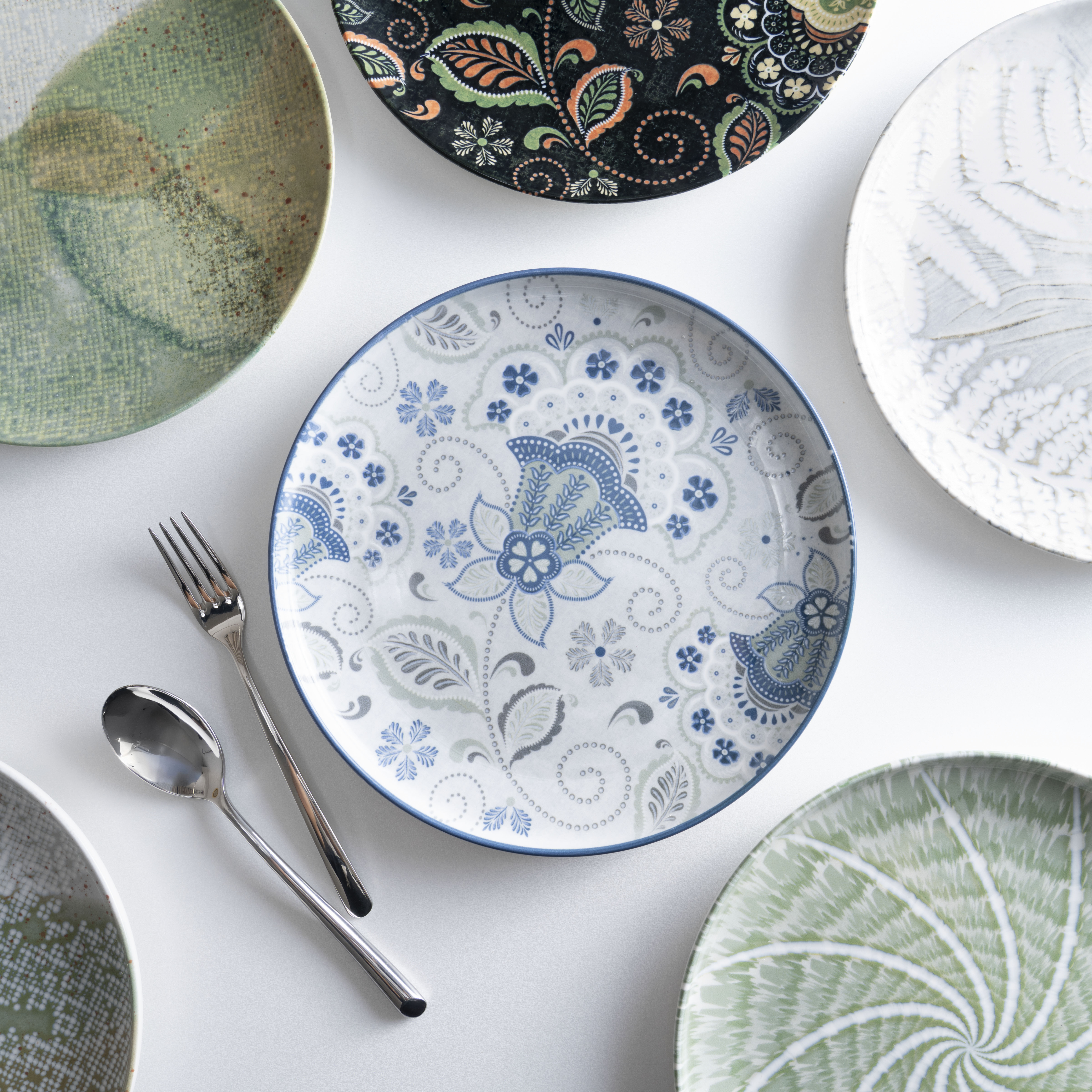Geometric Art 3D Digital Print Dinnerware Set