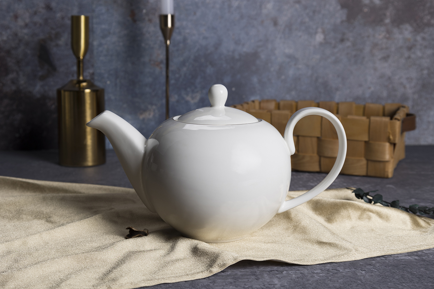 Premium Quality New Bone China Dinnerware Set for Restaurant, Hotel and Catering Services