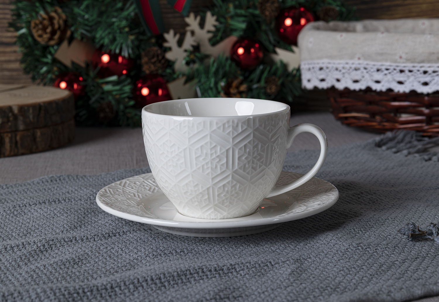Durable and Lightweight New Bone China Dinnerware Set for Restaurant and Buffet Use