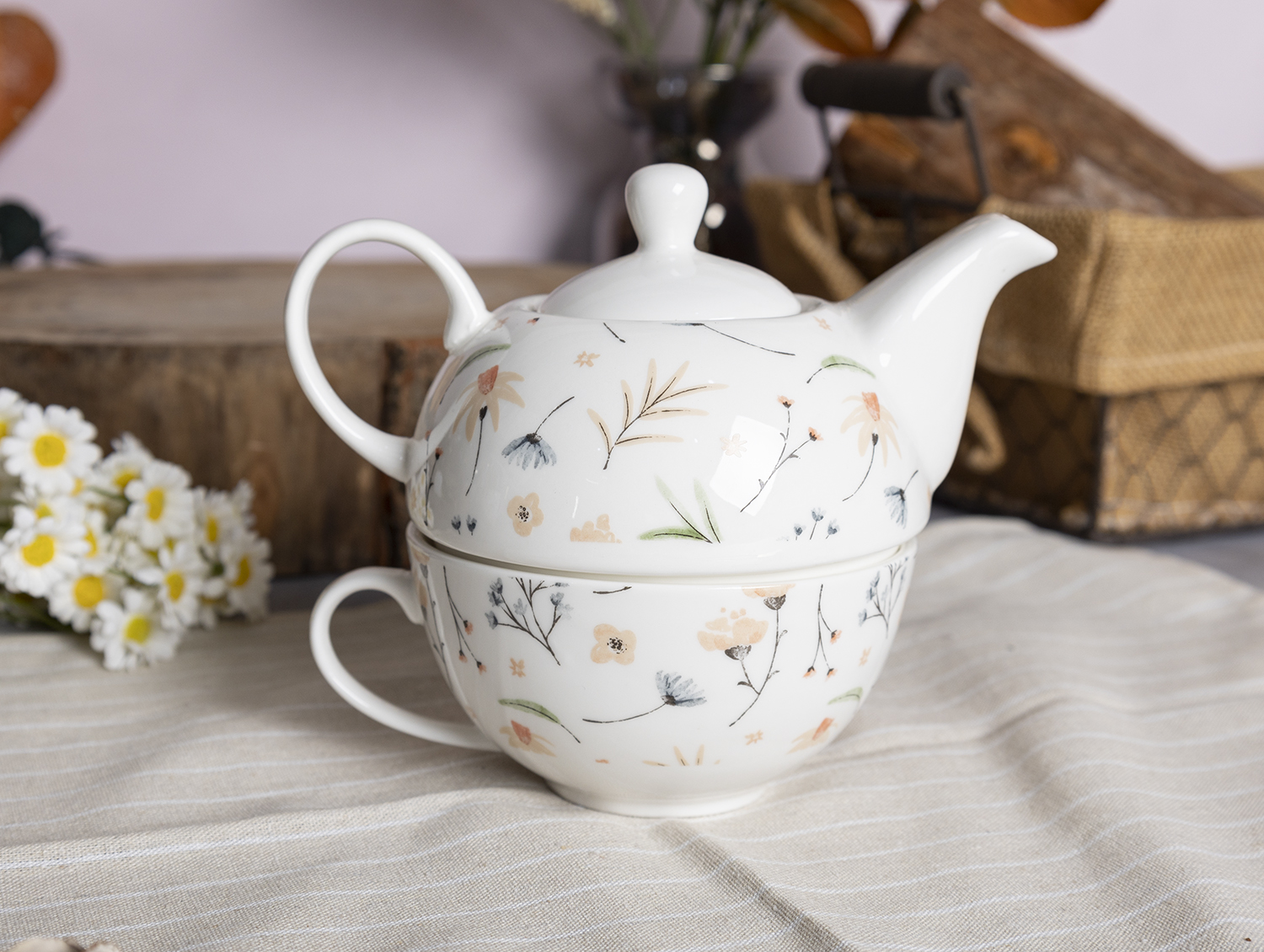 Wholesale New Bone China Dinnerware Set with Custom Design for Restaurant Supply Chain