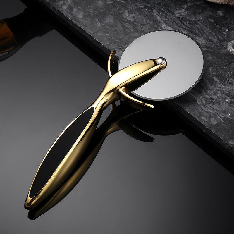 pizza cutter