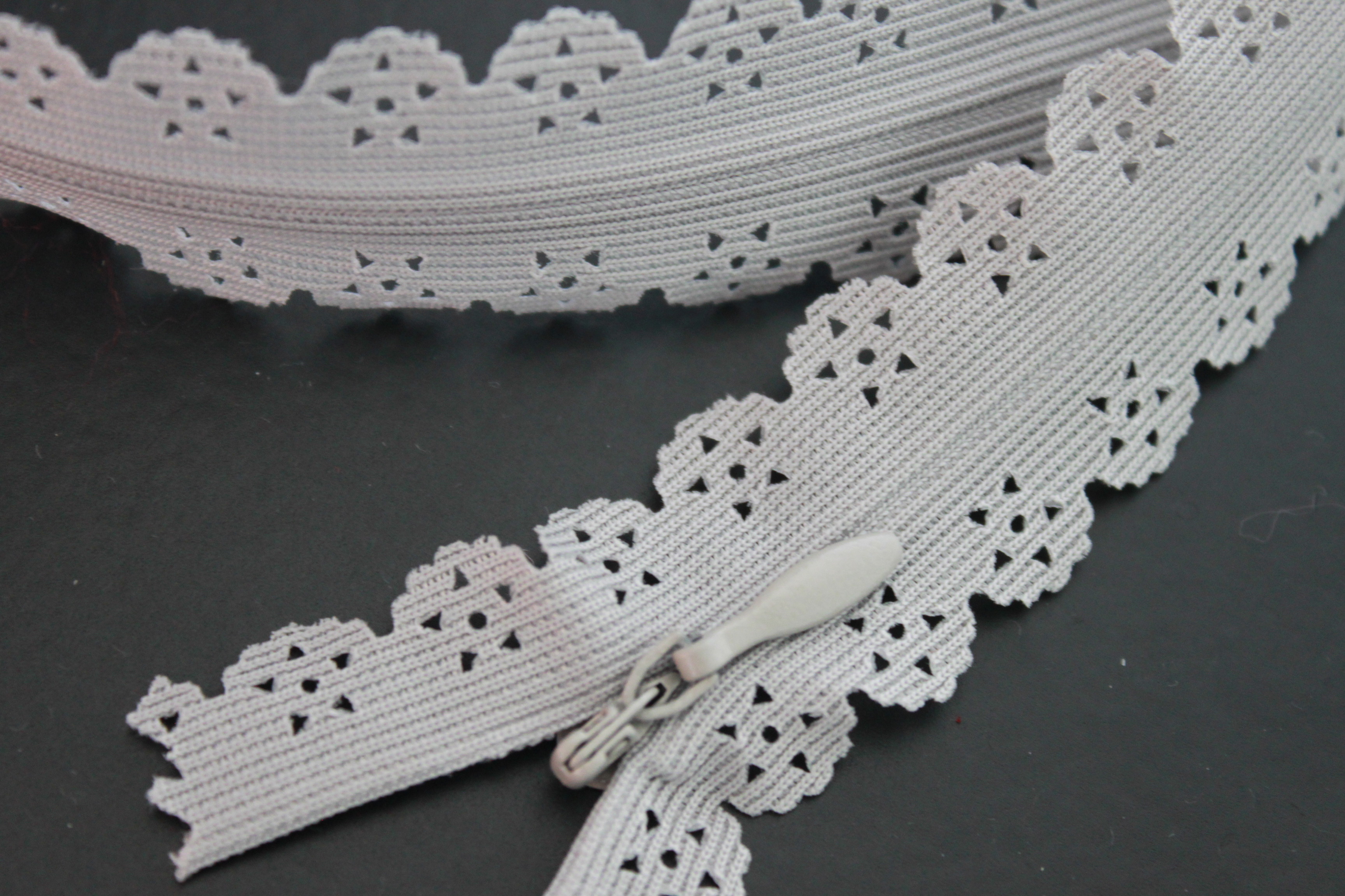 invisible zipper