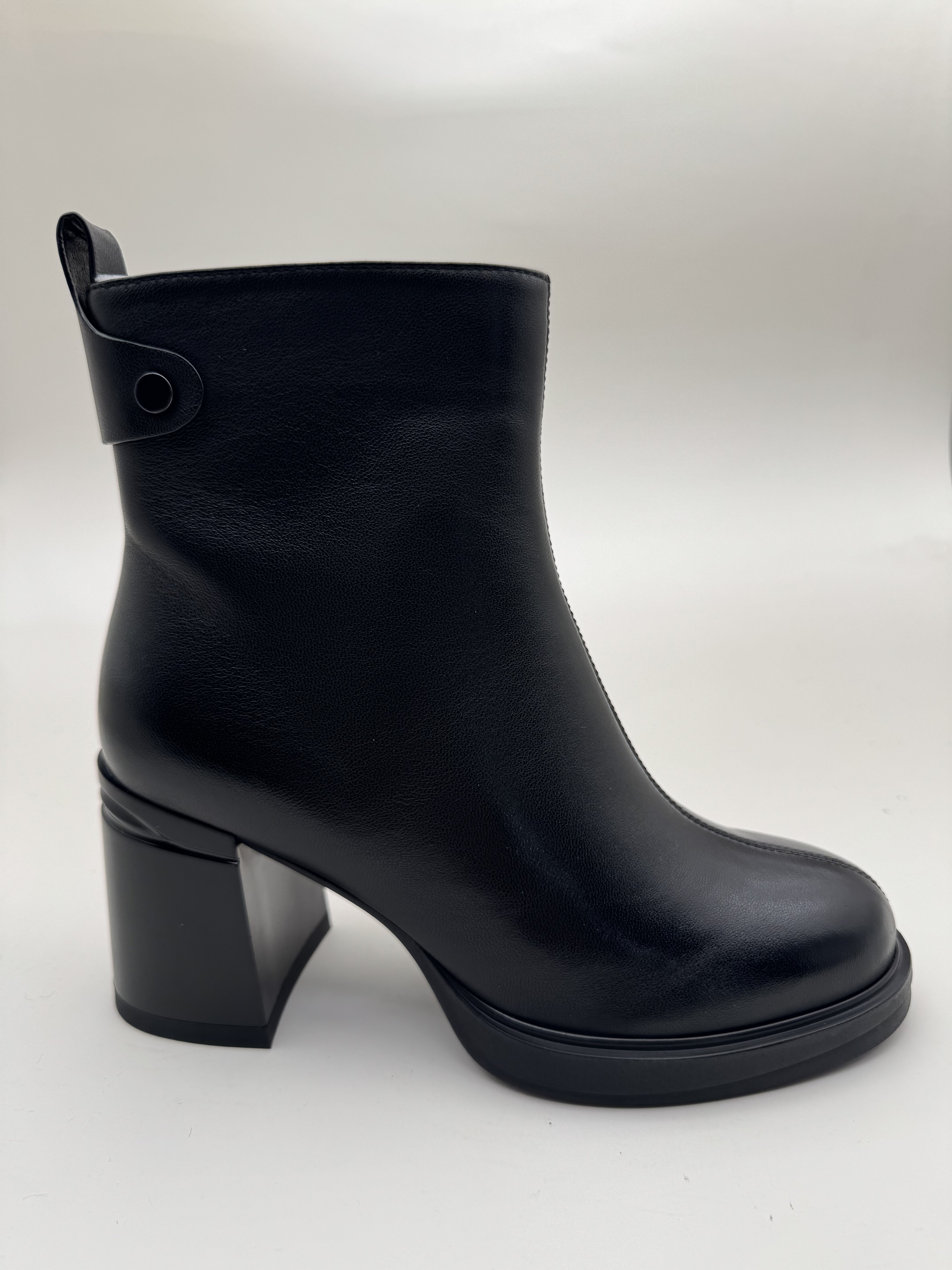 Lady Leather Shoes