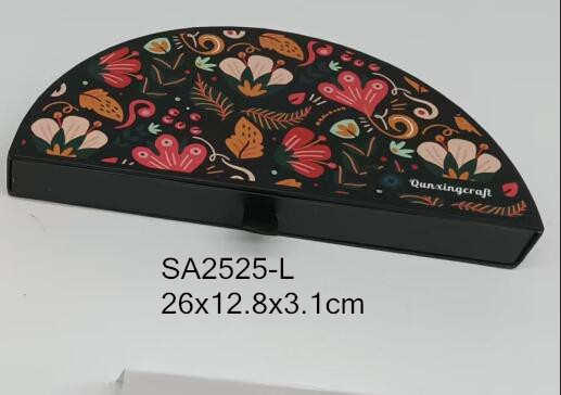 Half-circle lug box