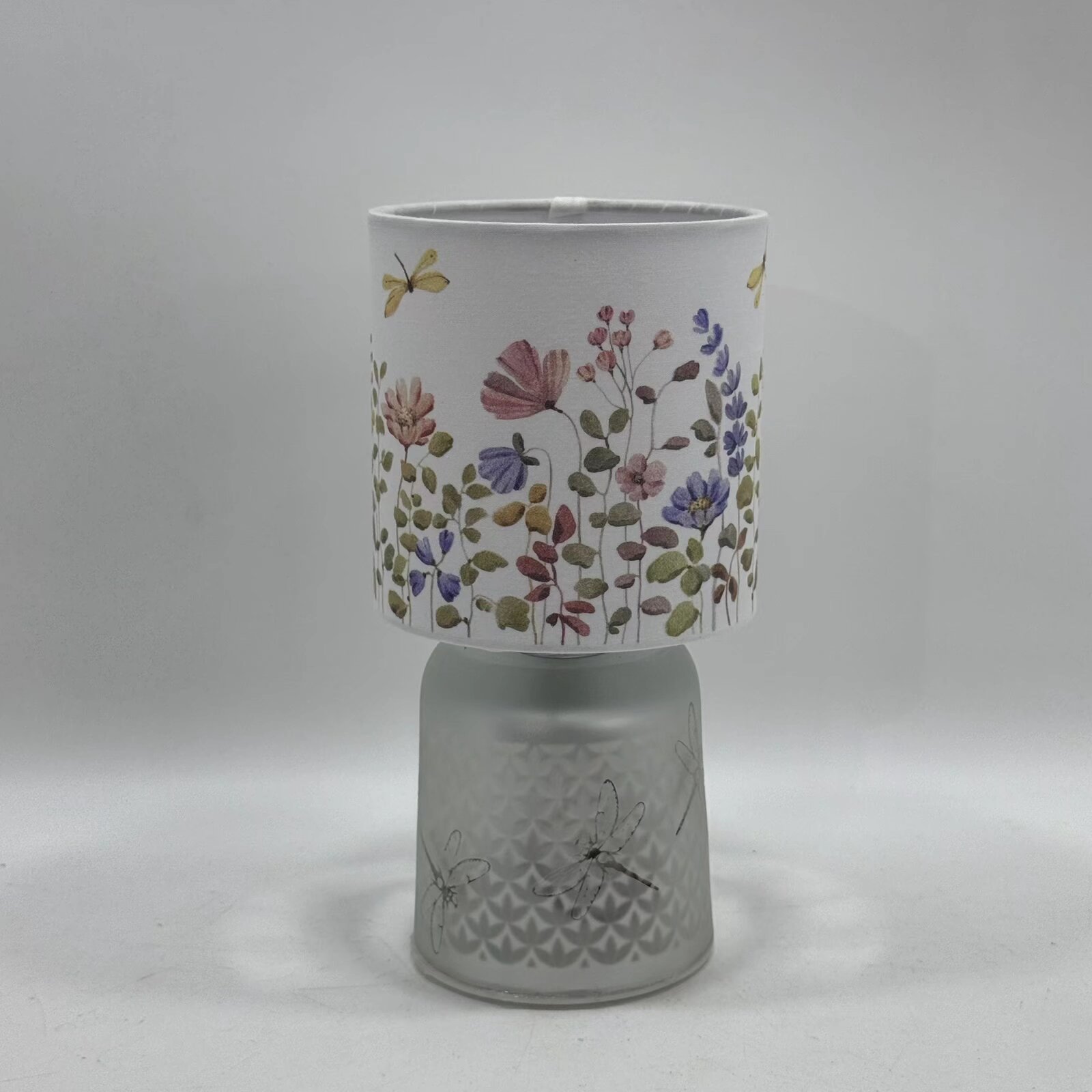 Retro and warm flower low-voltage desk lamp