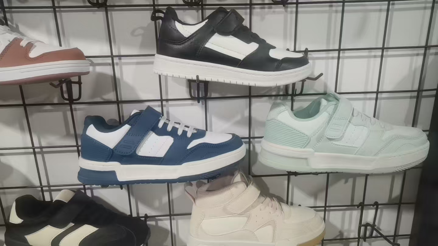 men sneaker