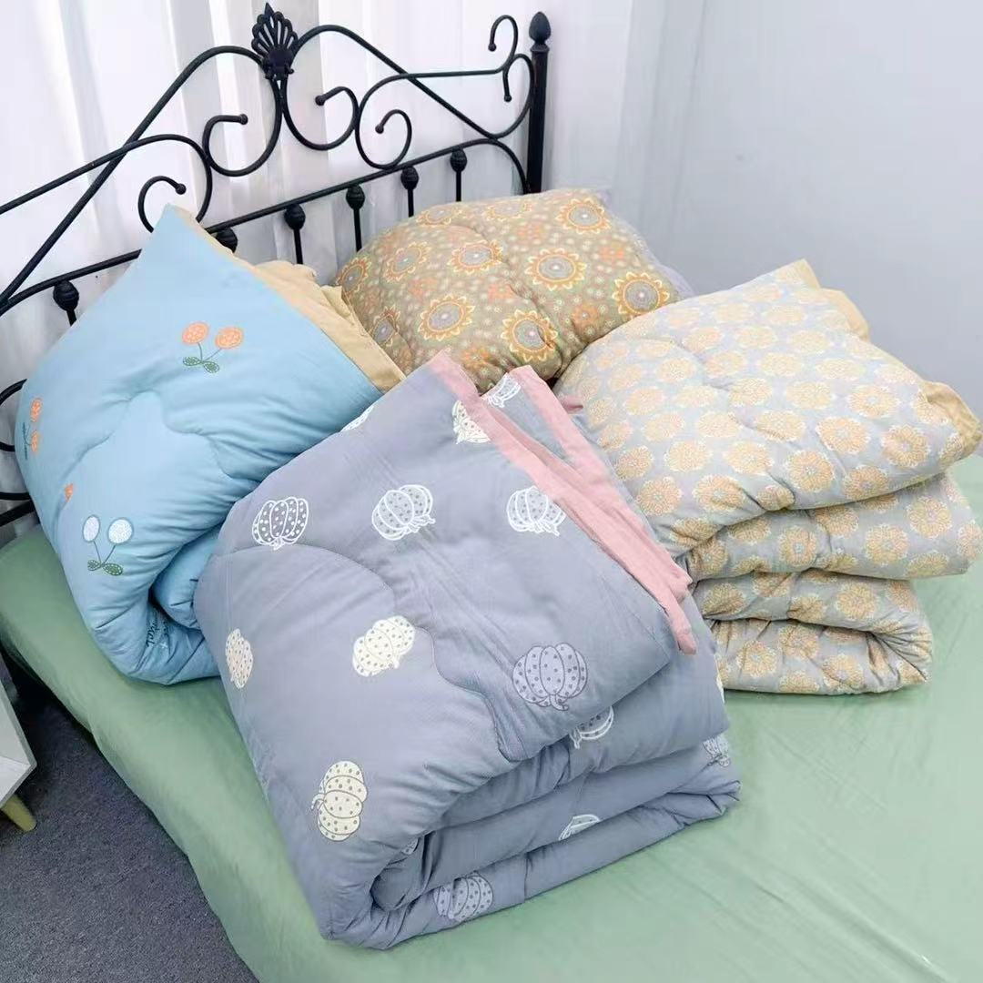 Double-layer yarn quilt