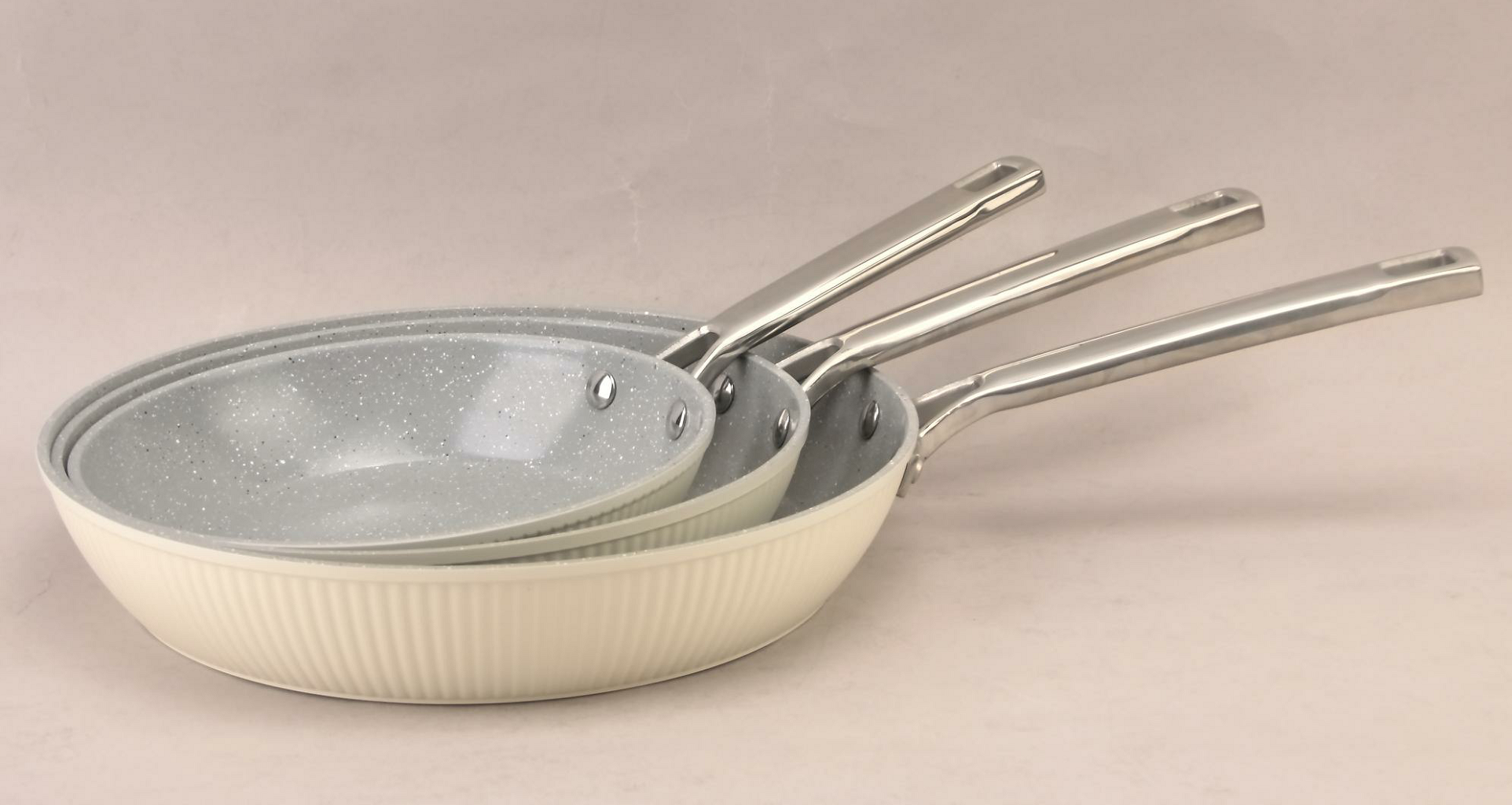 Forged aluminum cookware set