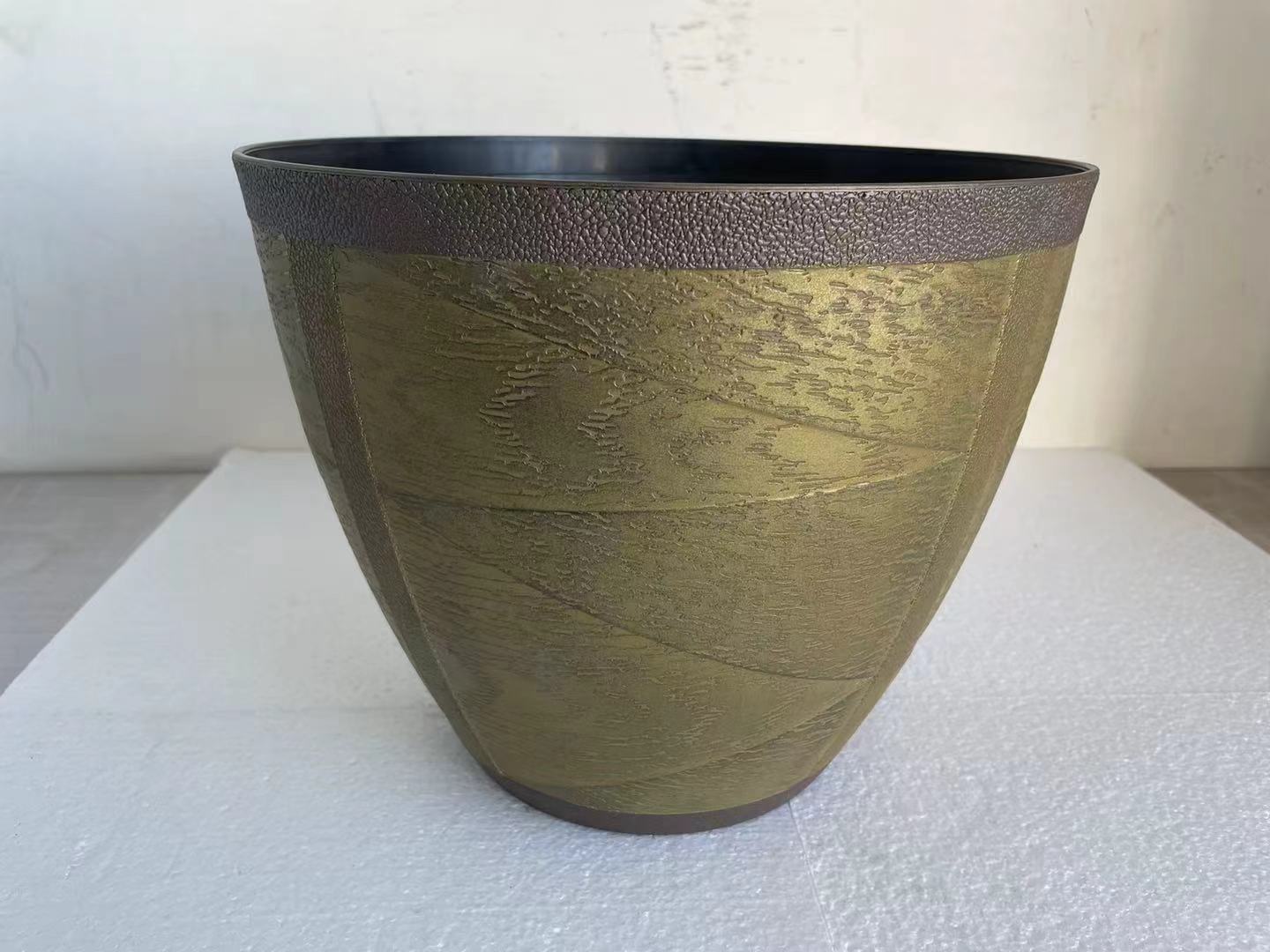 Plastic planter