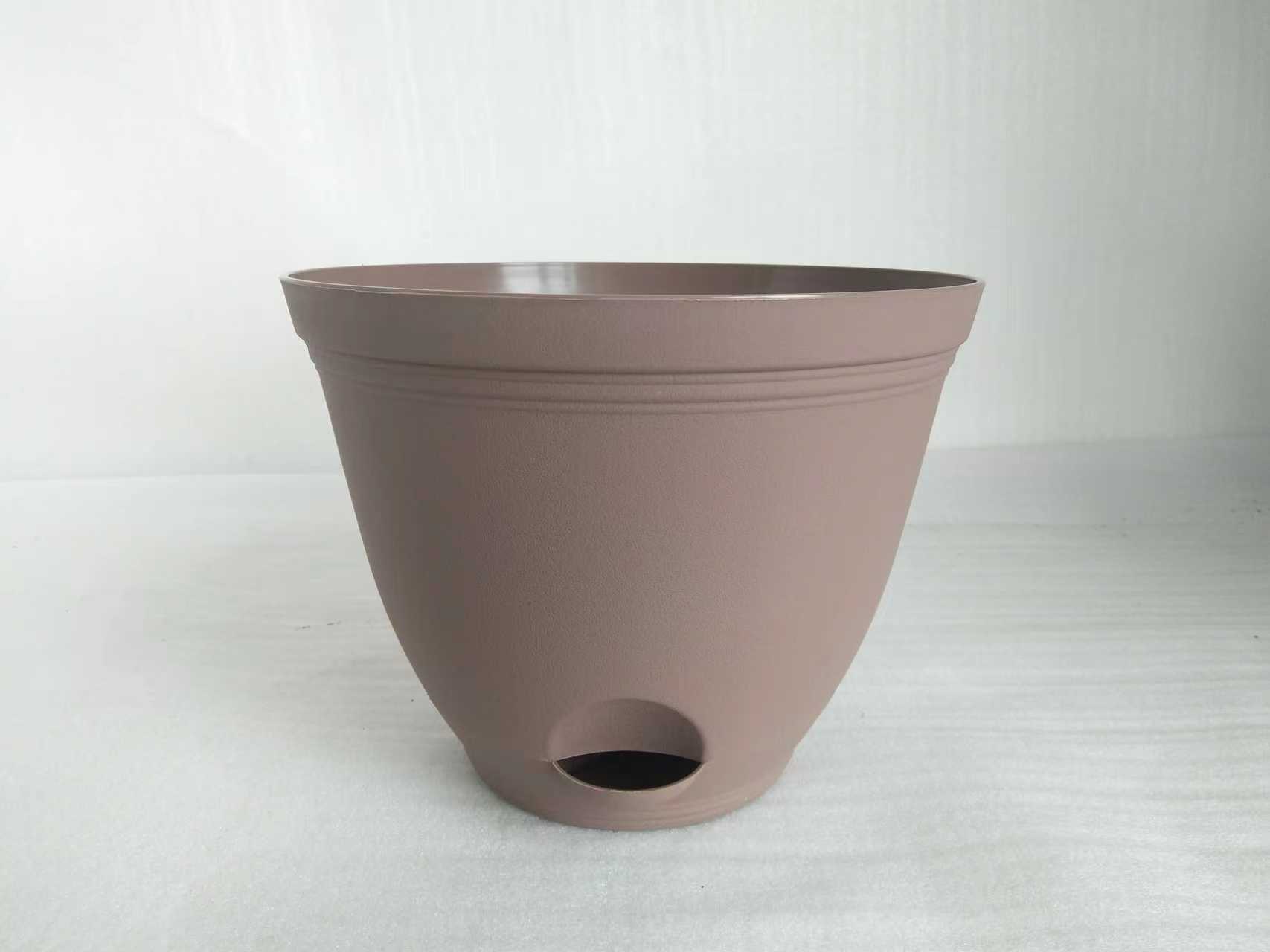 Plastic planter