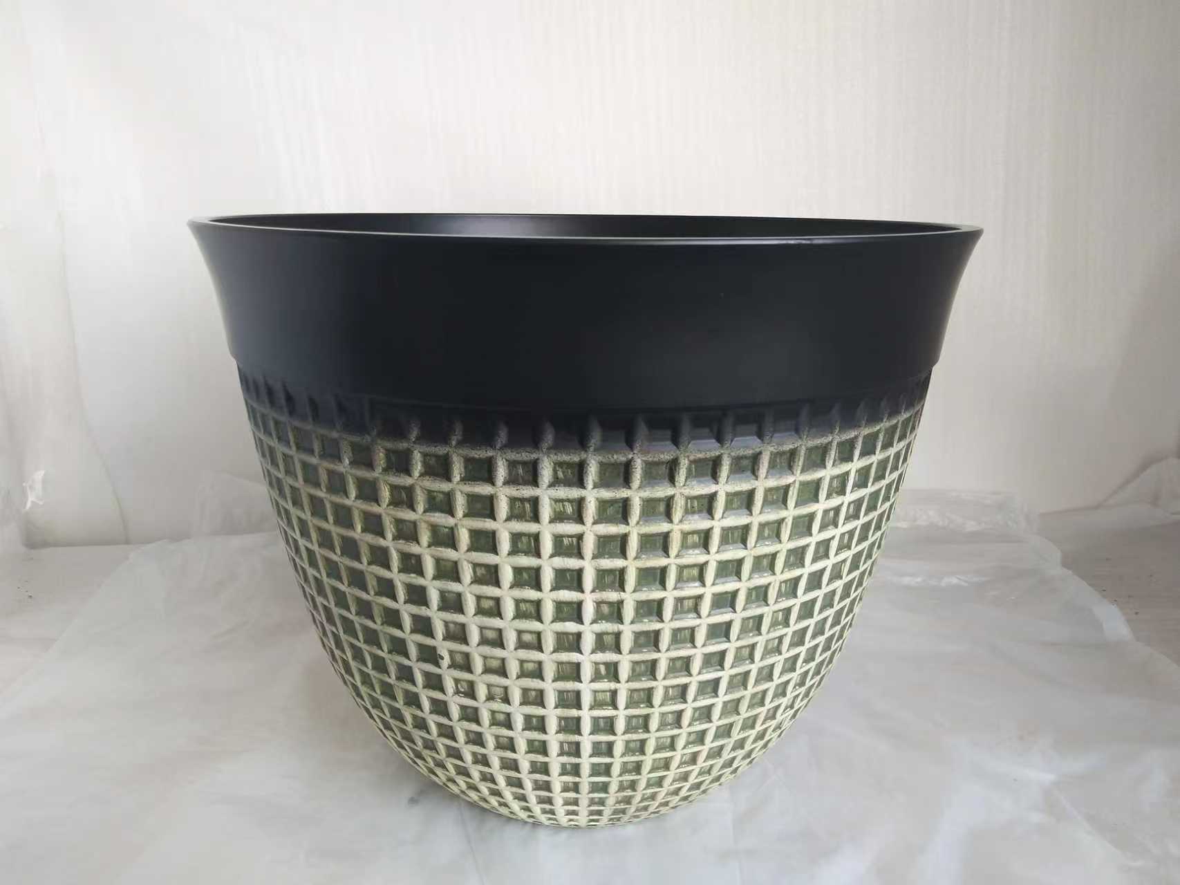 Plastic planter