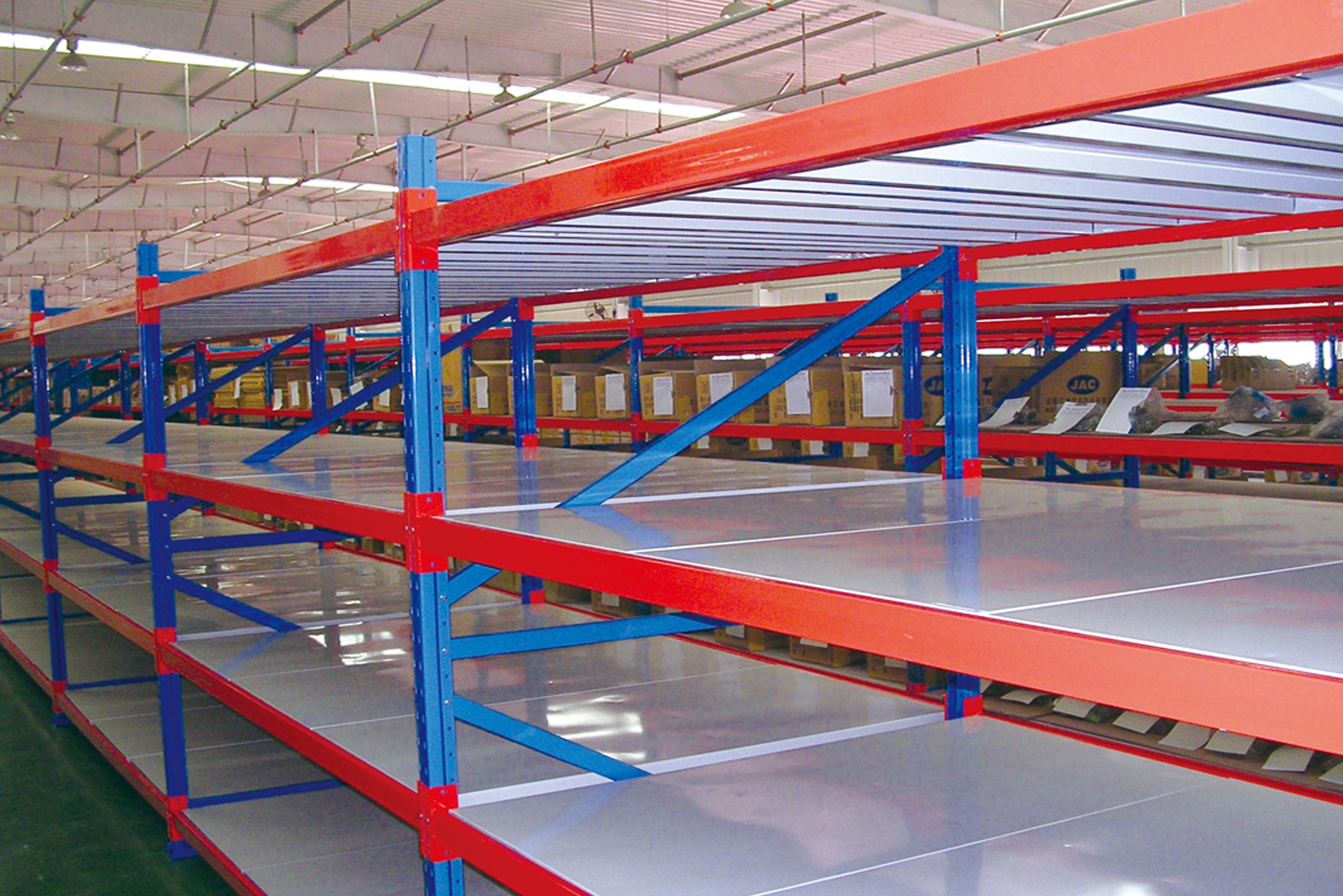 Satong manufactures laminated shelves for supermarkets