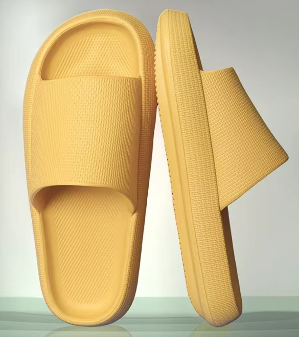 Slippers EVA slippers slip-on slippers ，soft slippers