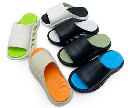 Slippers EVA slippers slip-on slippers ，soft slippers