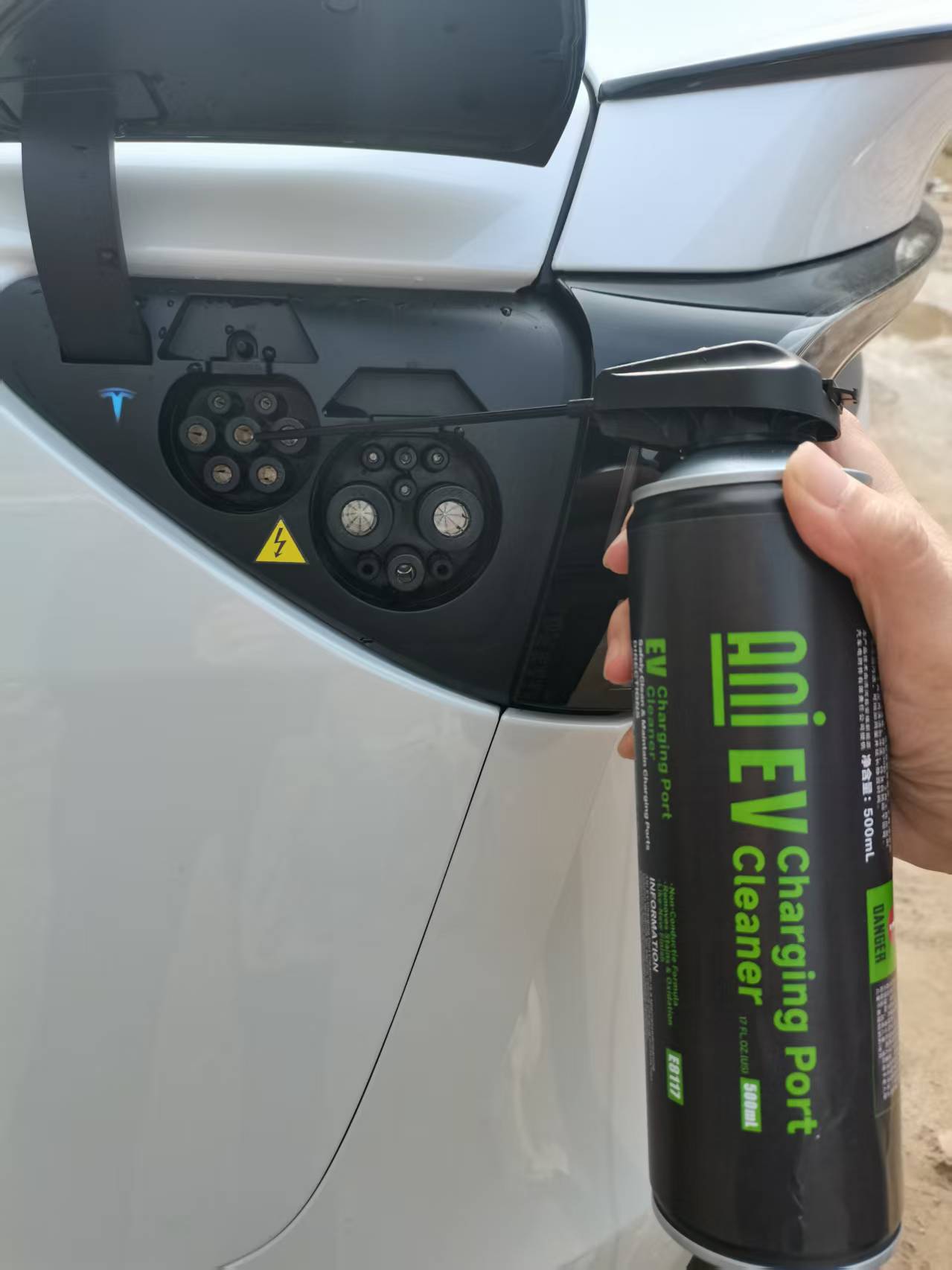 2025 NWE ENERGY VEHICLE EV charger port cleaner
