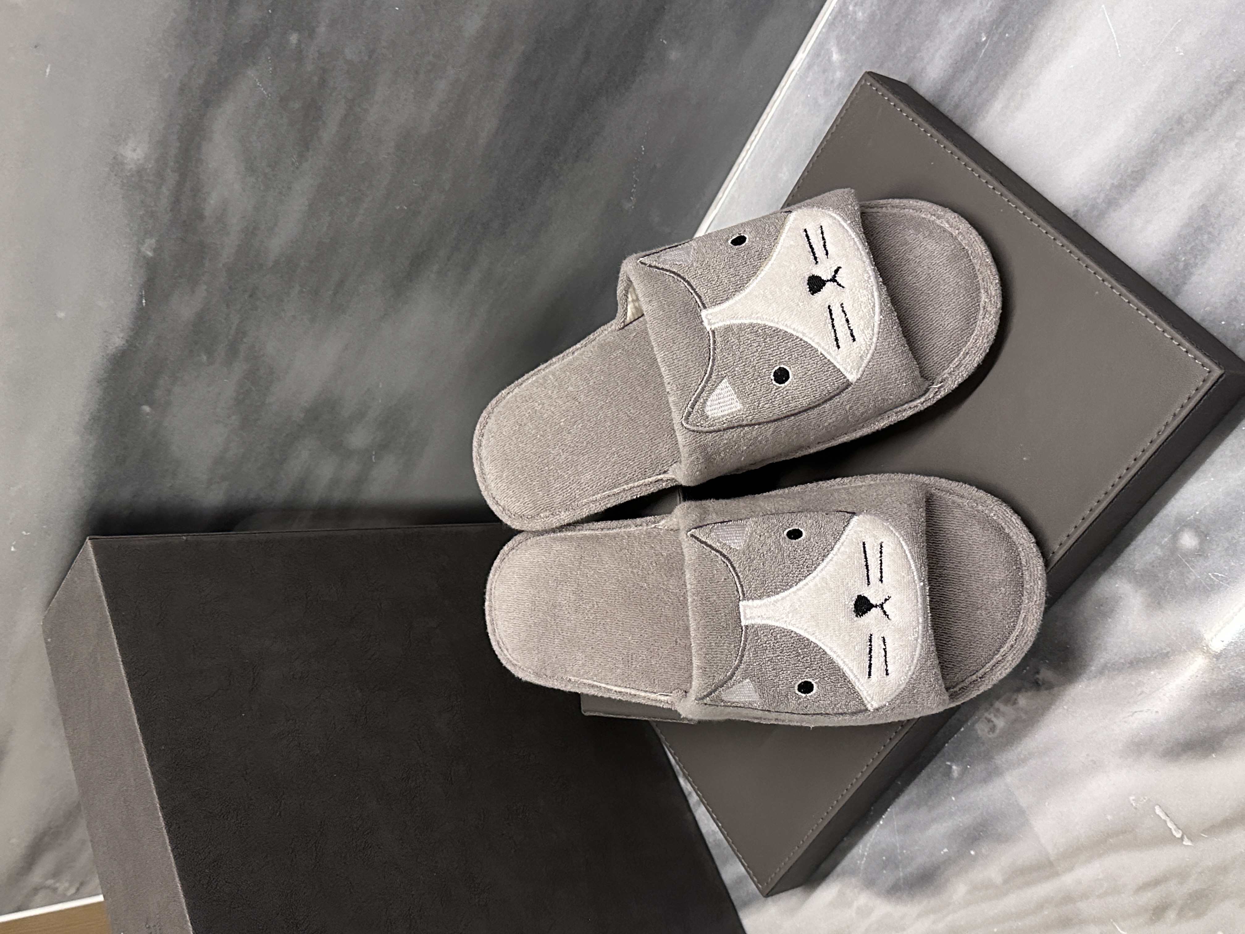 Da Fu Lai Home Furnishing Slippers, fabric slippers