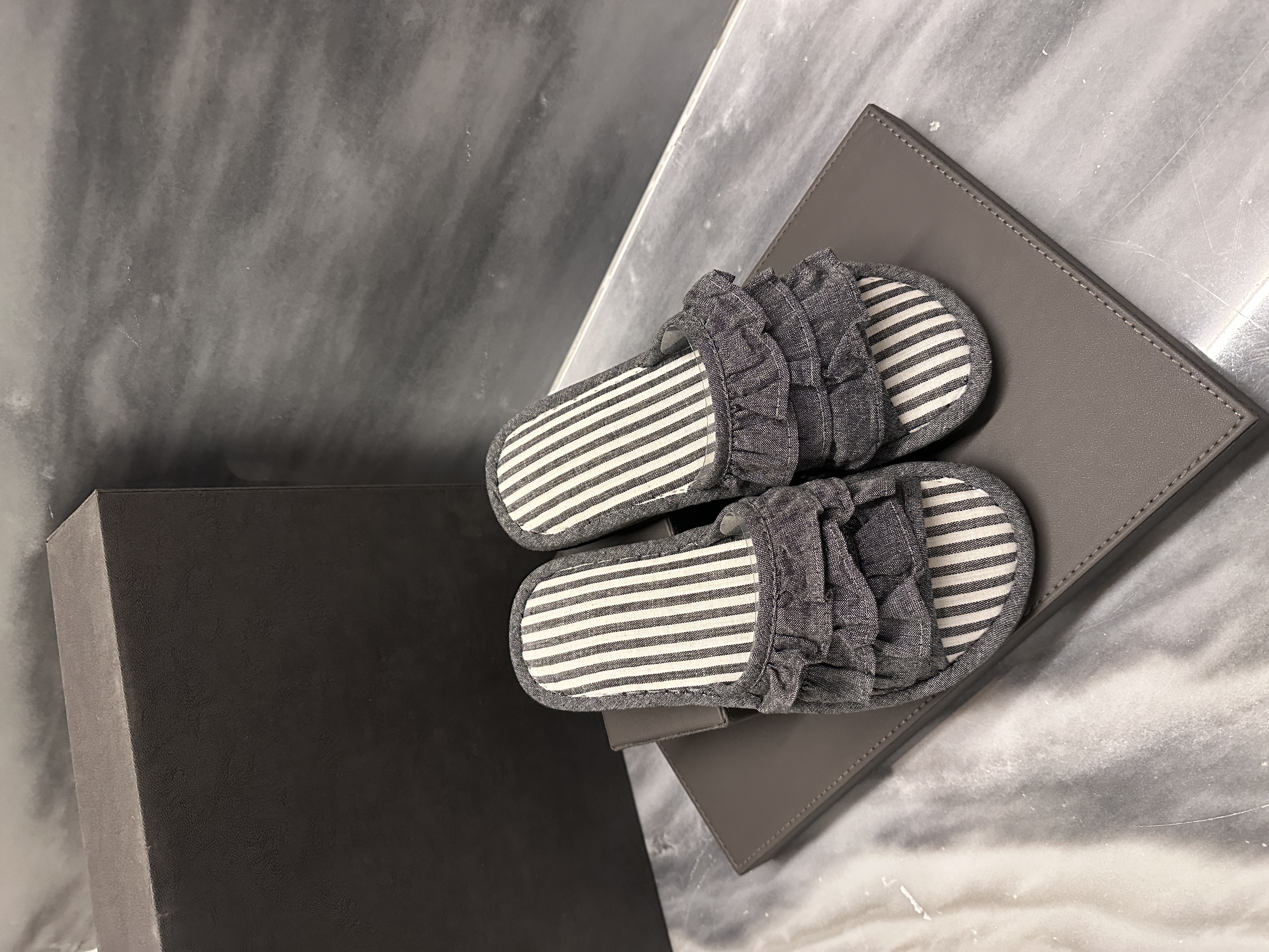 Da Fu Lai Home Furnishing Slippers, fabric slippers