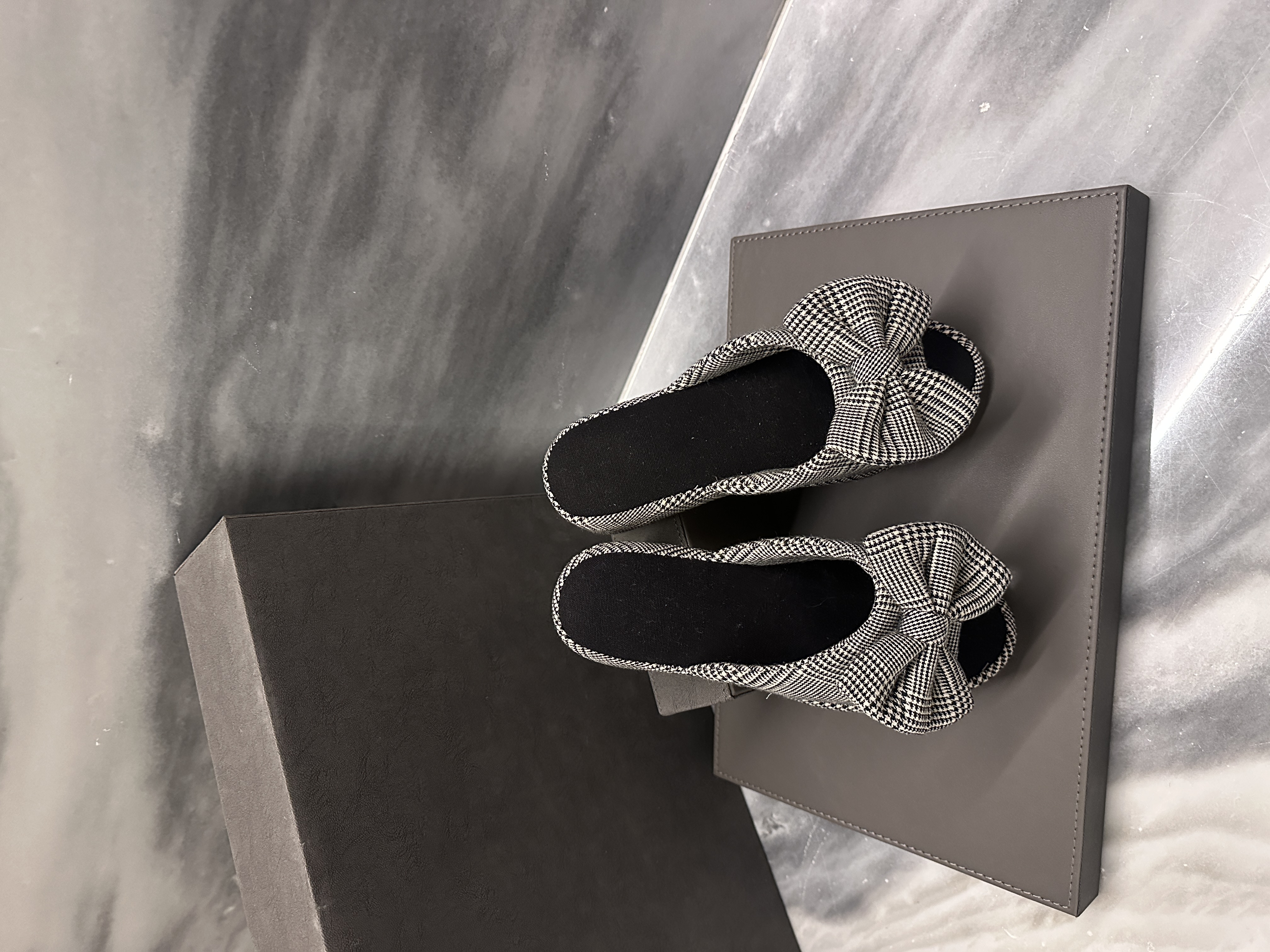 Da Fu Lai Home Furnishing Slippers, fabric slippers