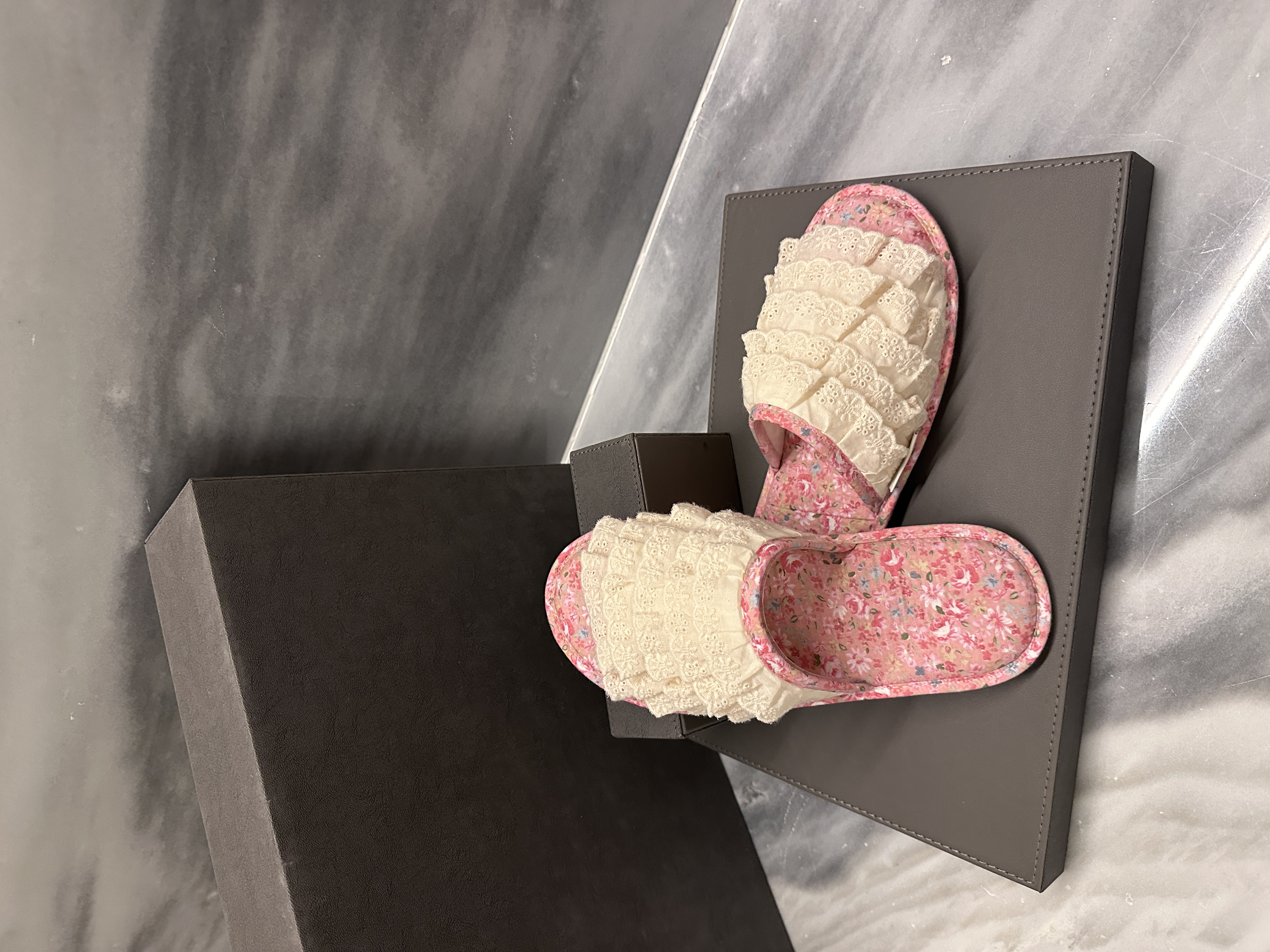 Da Fu Lai Home Furnishing Slippers, fabric slippers