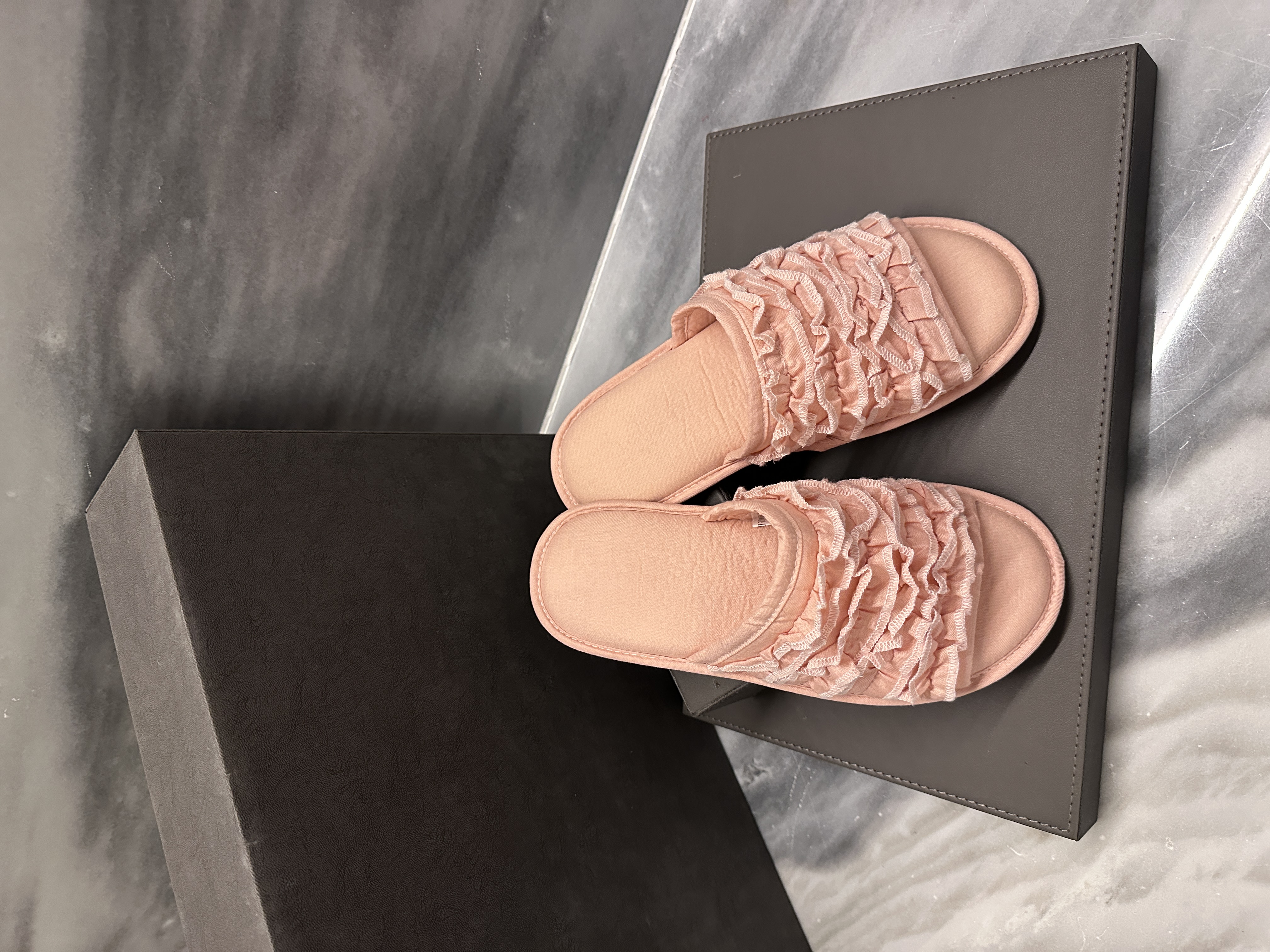 Da Fu Lai Home Furnishing Slippers, fabric slippers
