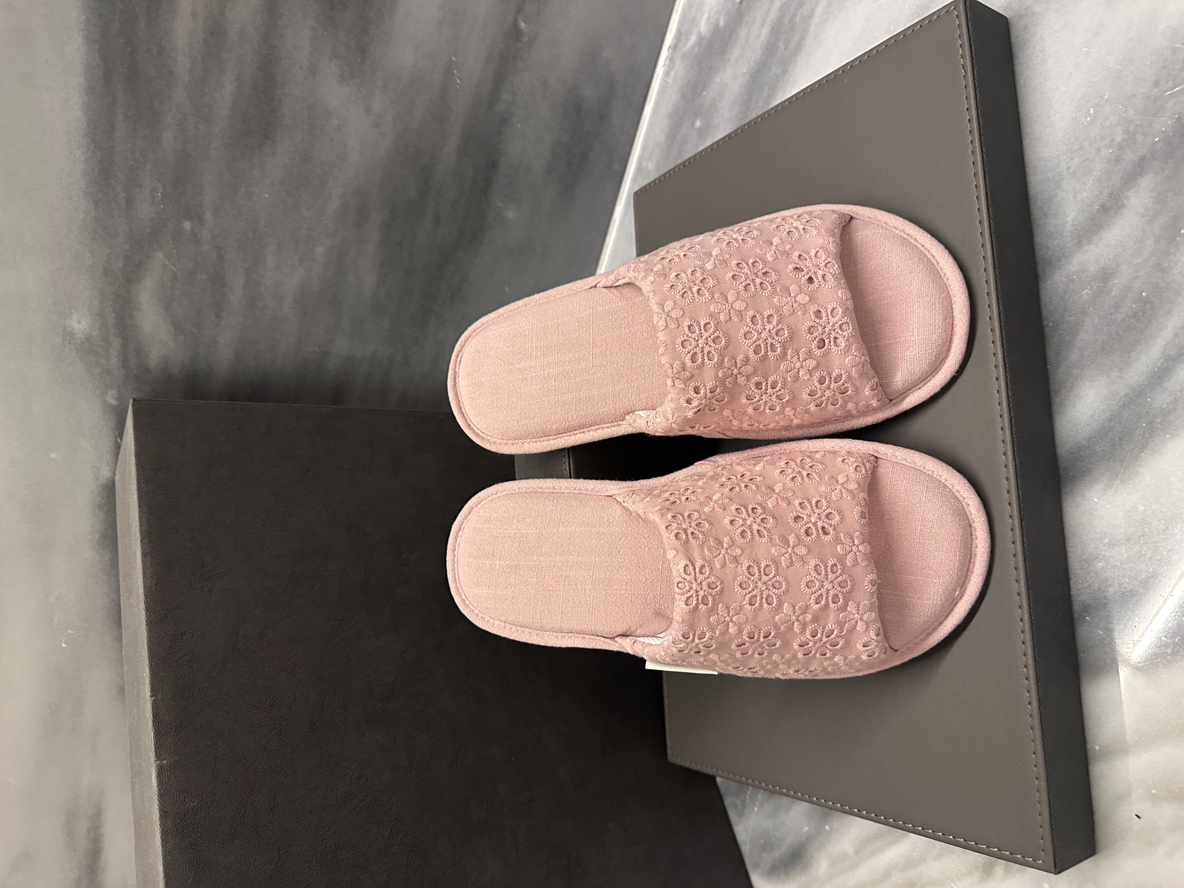 Da Fu Lai Home Furnishing Slippers, fabric slippers