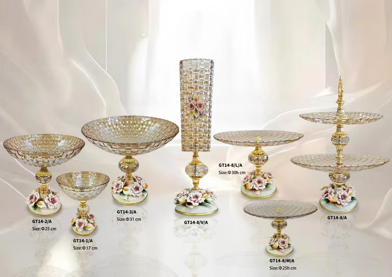 Dinner table glassware