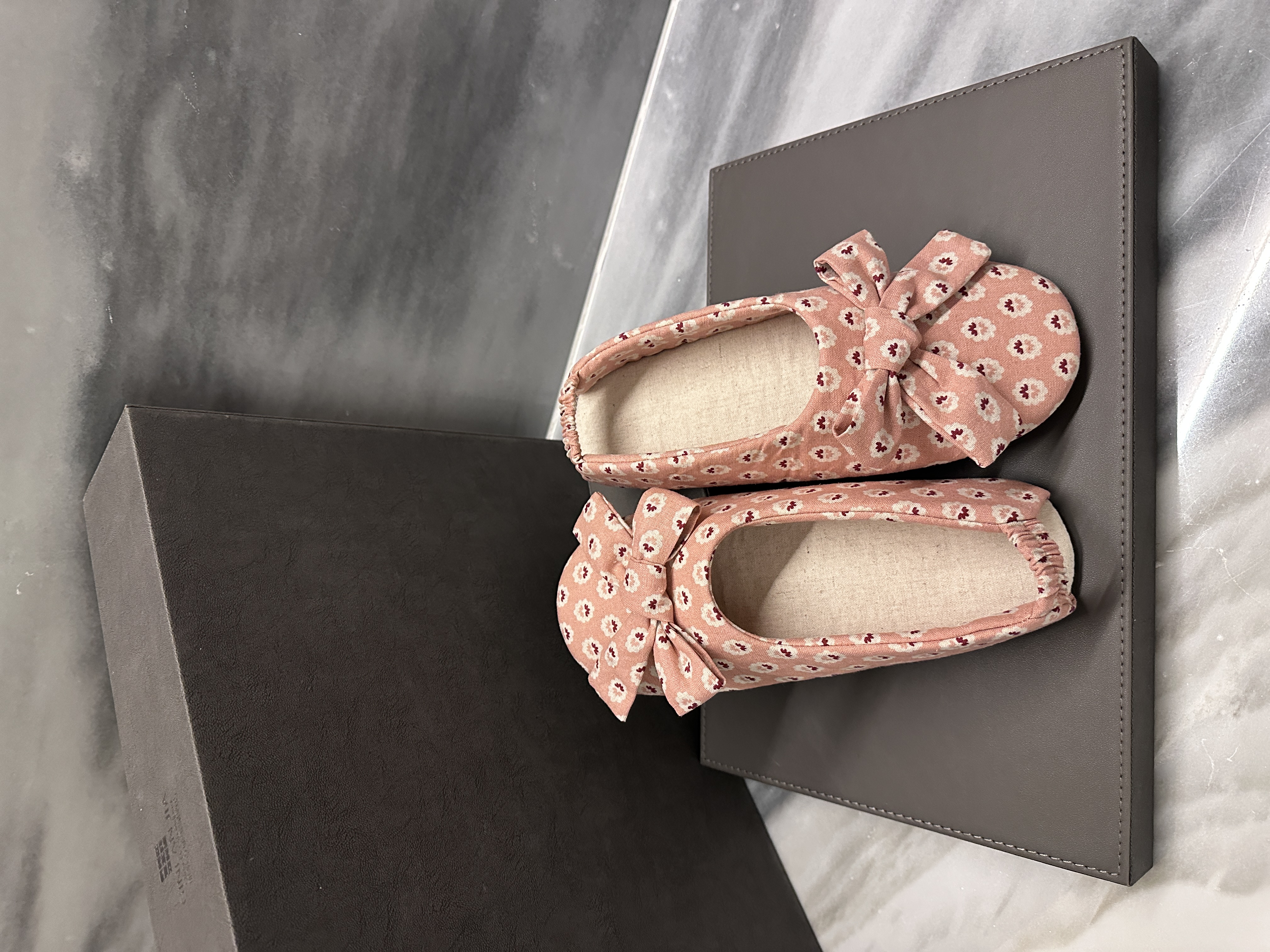 Da Fu Lai Home Furnishing Slippers, fabric slippers