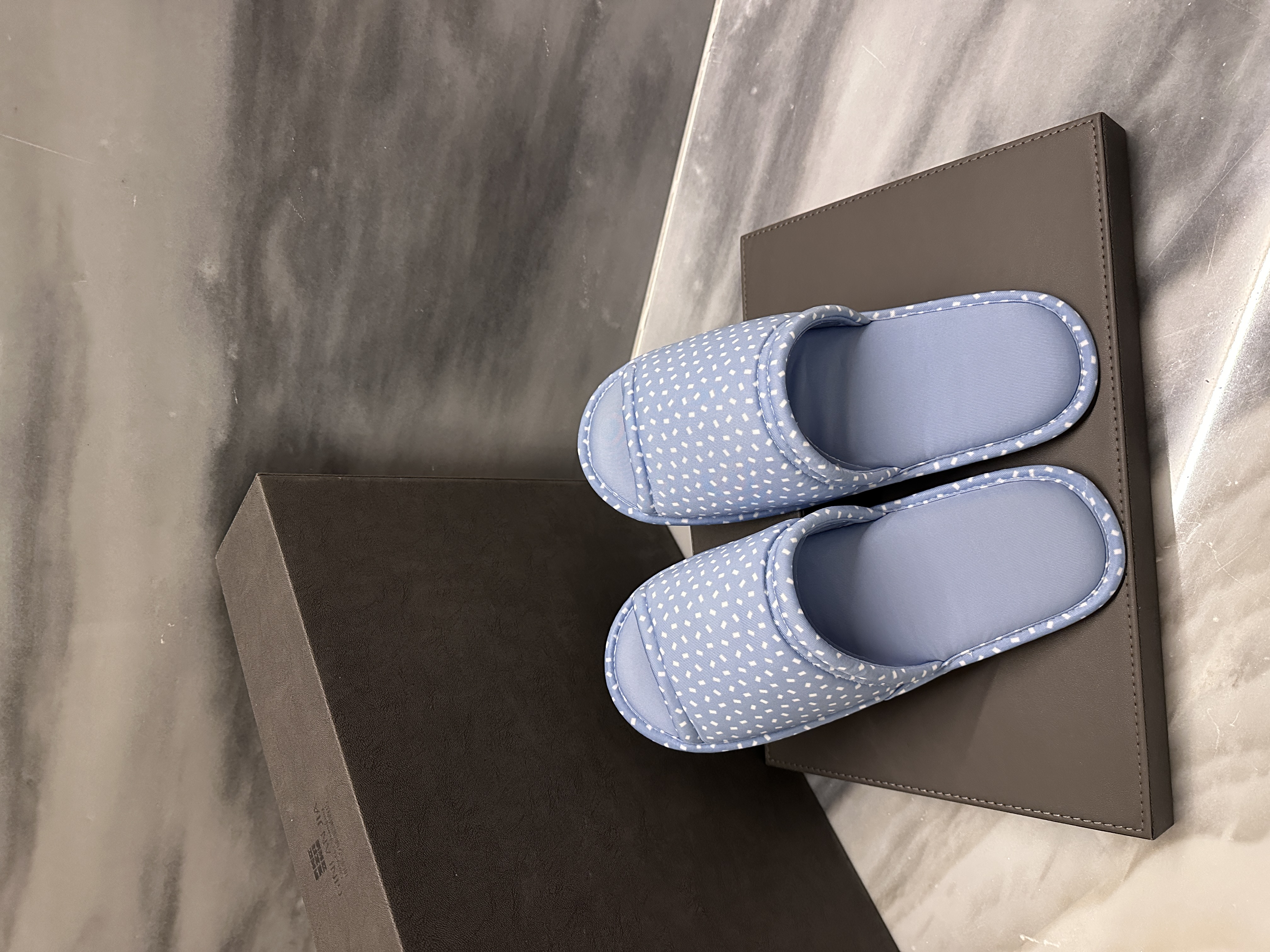 Da Fu Lai Home Furnishing Slippers, fabric slippers