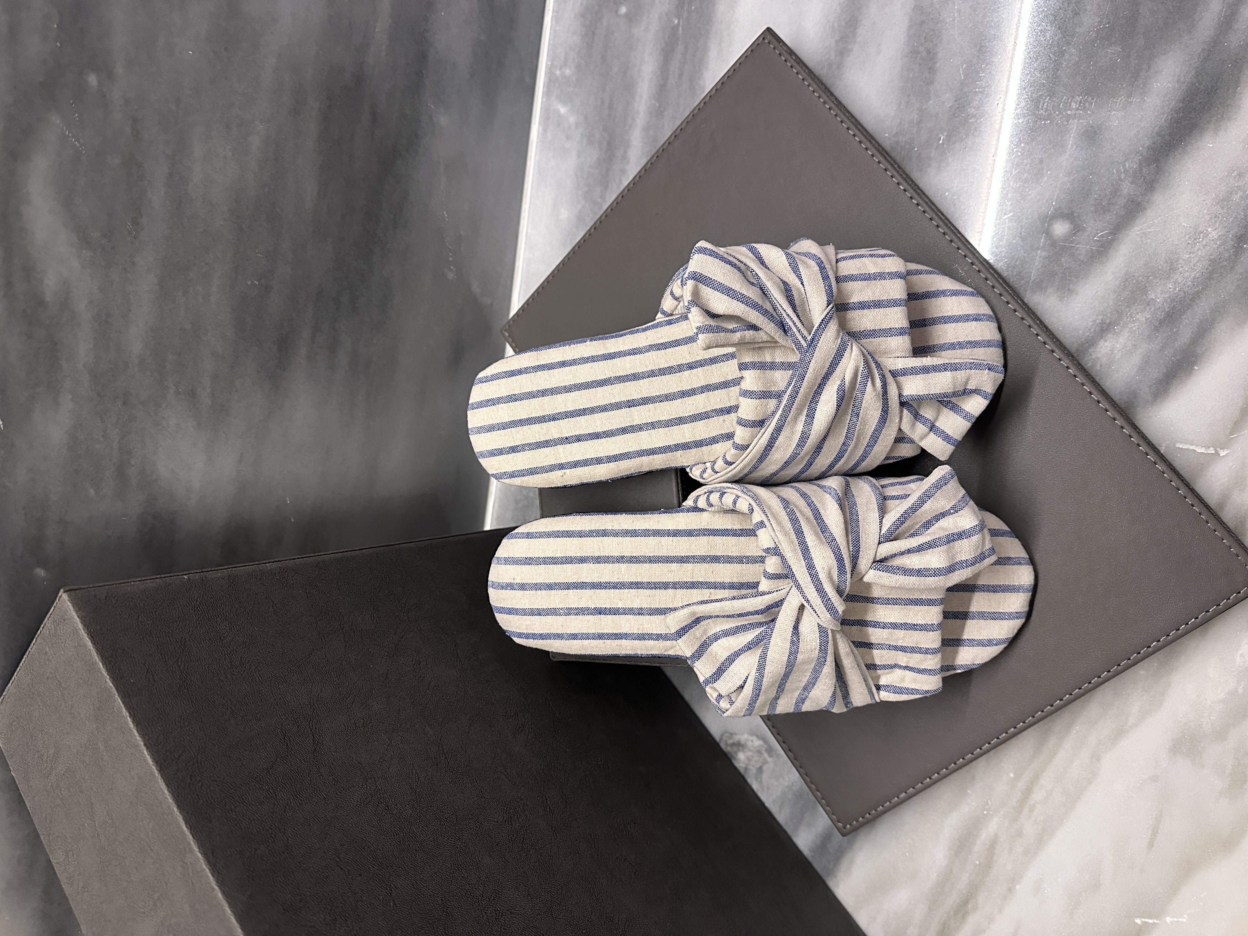 Da Fu Lai Home Furnishing Slippers, fabric slippers