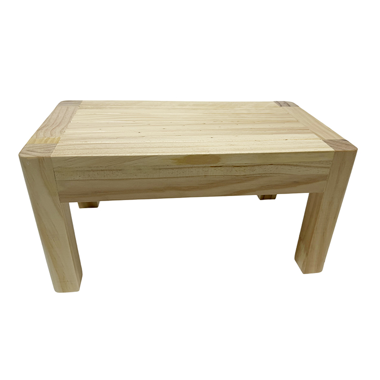 Wooden step stool varnished square legs