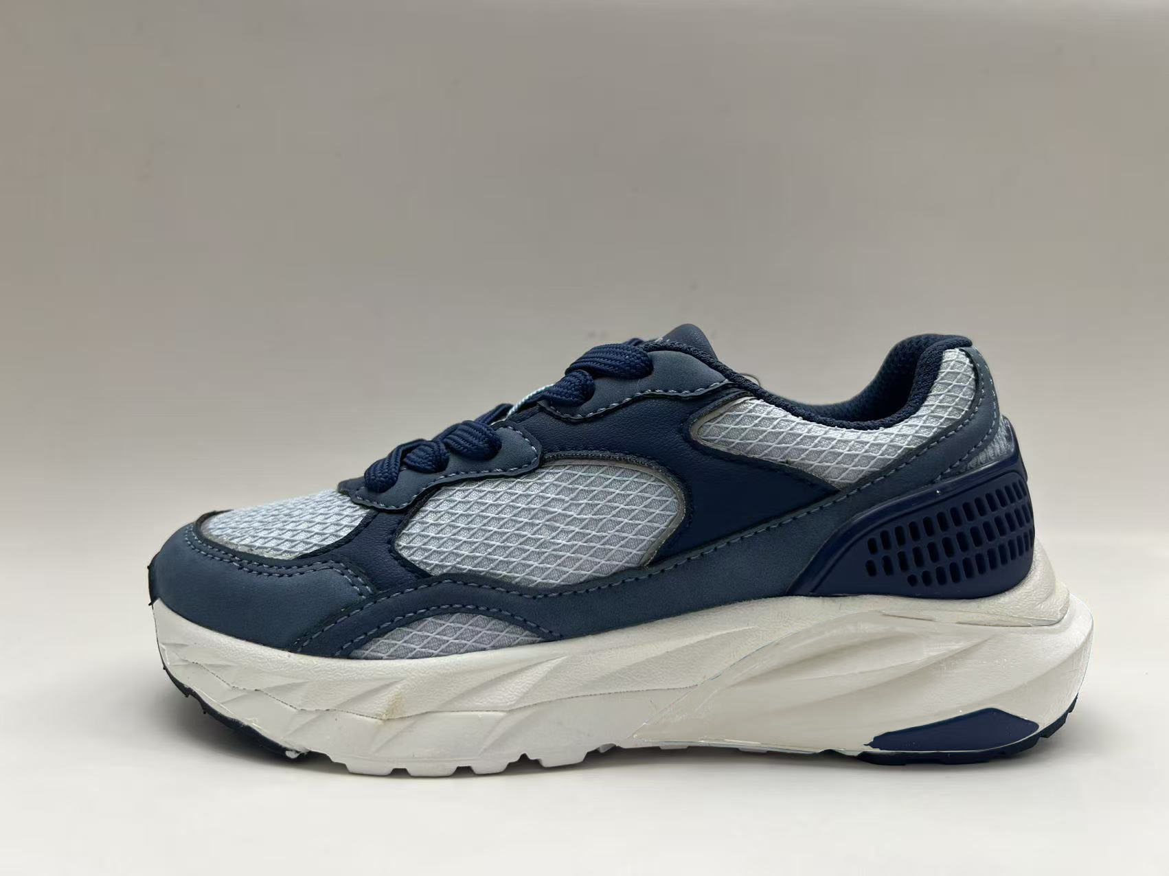 Casual shoes