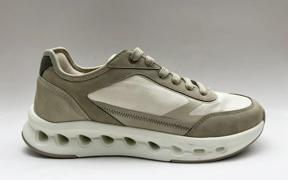 Casual shoes